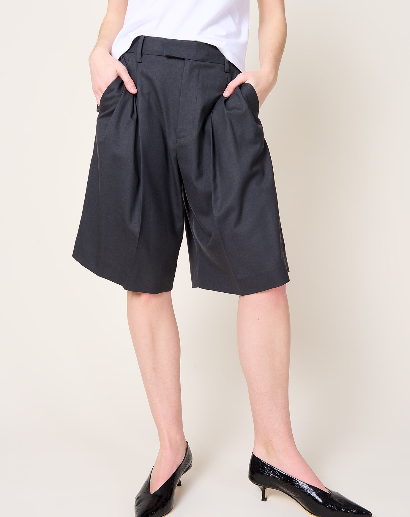 6397 3 Pleat Short in Asphalt