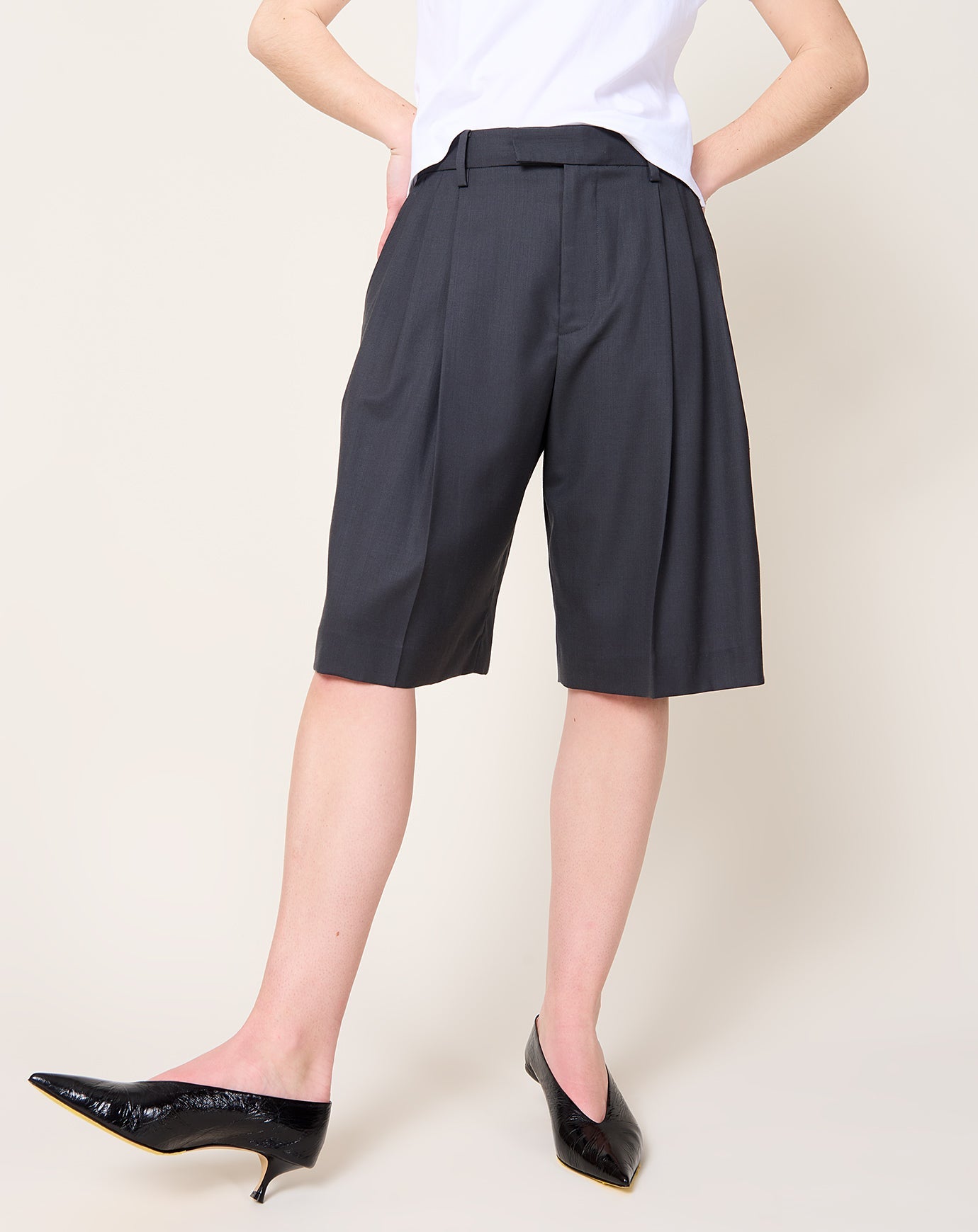 6397 3 Pleat Short in Asphalt