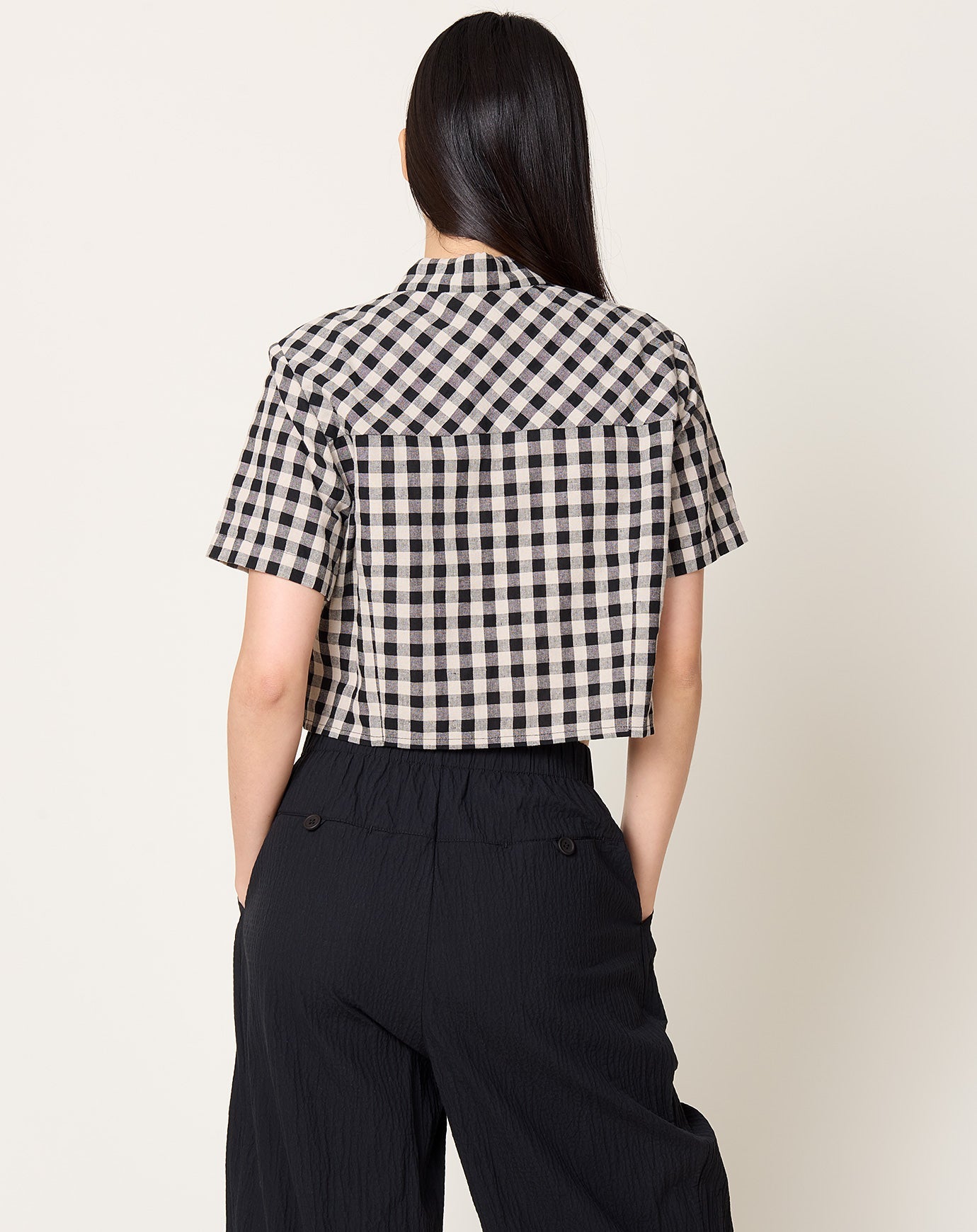 7115 by Szeki Gingham Cropped Shirt