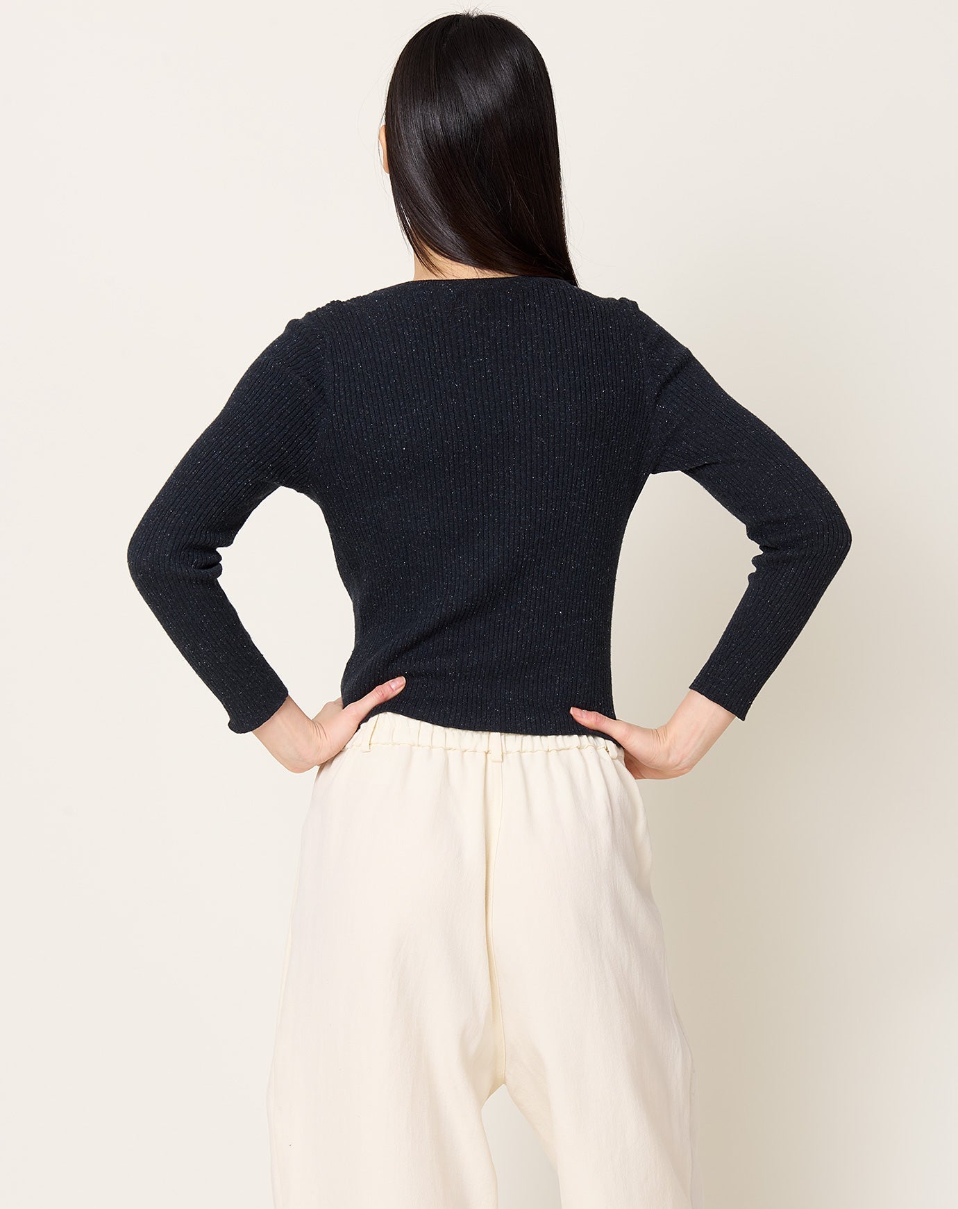 7115 by Szeki Longsleeve Ribbed Fine Knit in Black