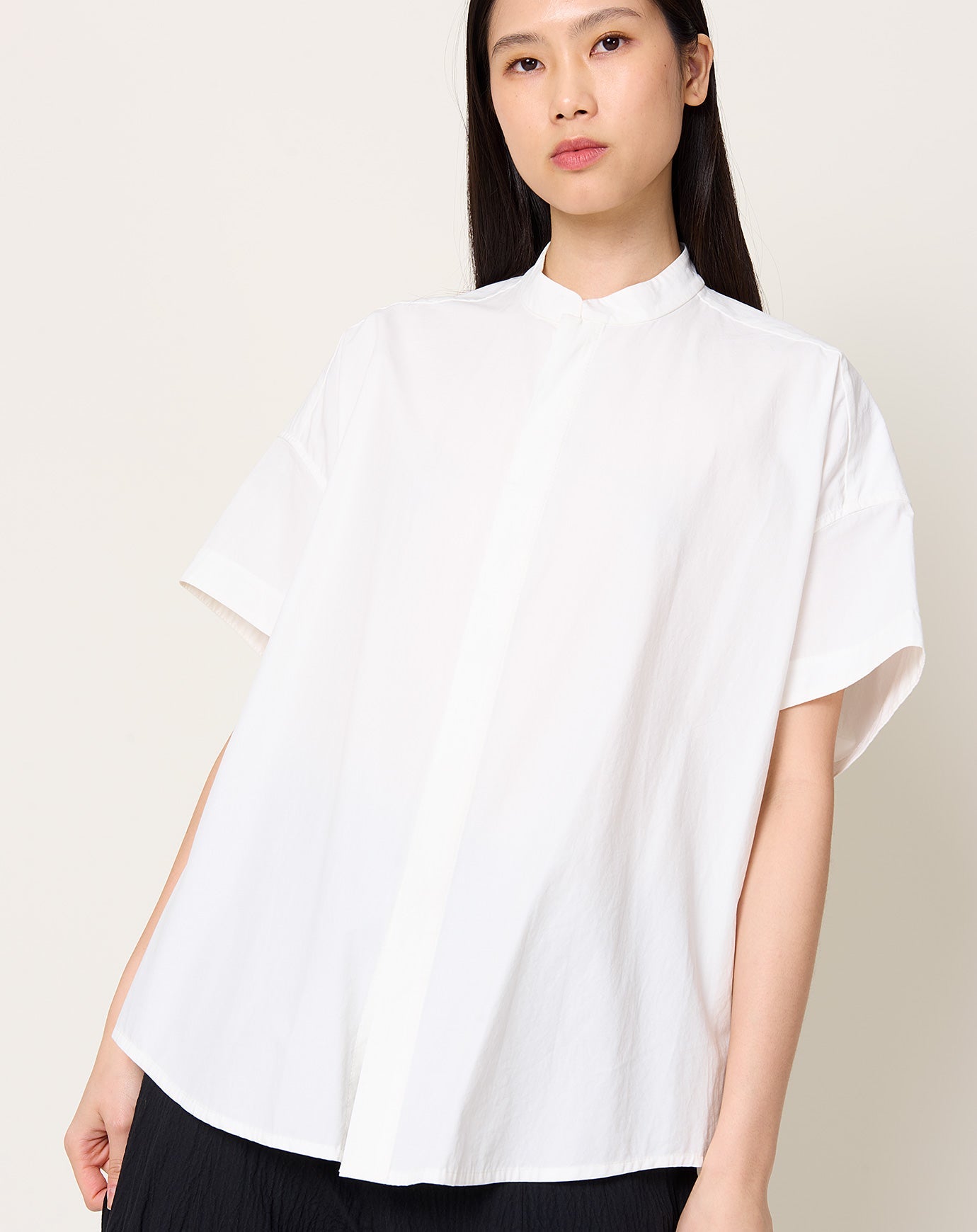 7115 by Szeki Mandarin Cocoon Short Sleeve Shirt in Off-White