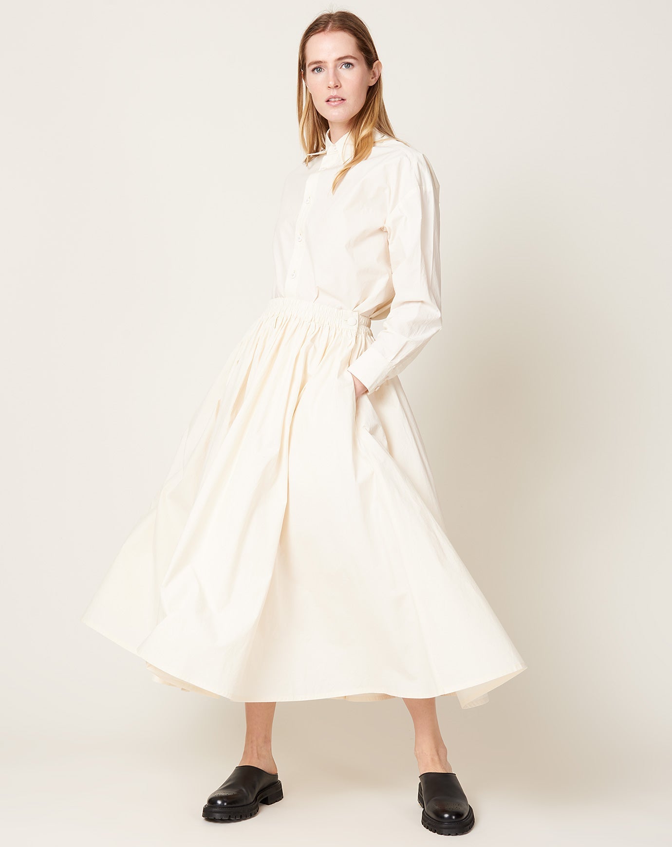 7115 by Szeki Papery Elastic Prairie Skirt in Off White