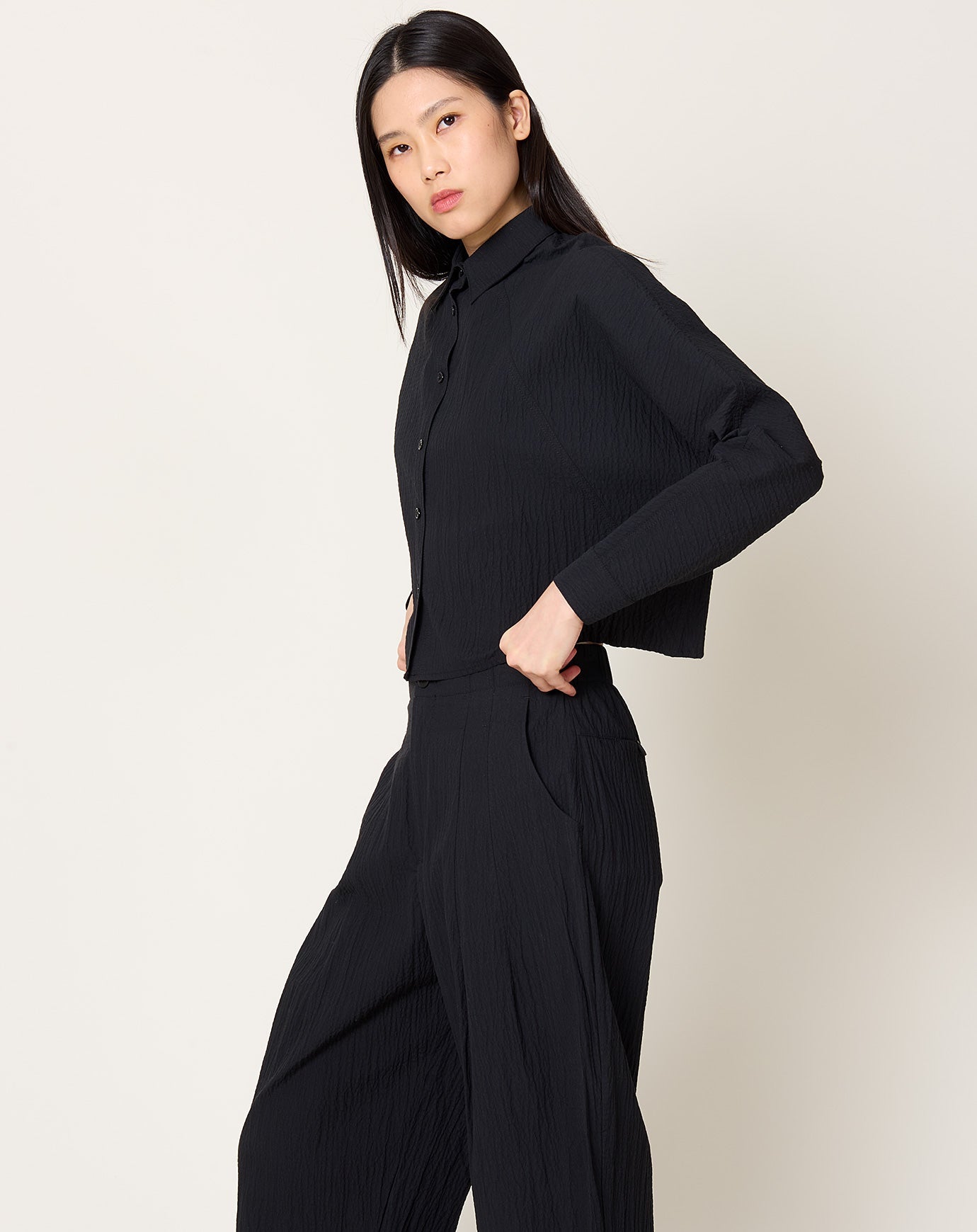 7115 by Szeki 3/4 Cropped Shirt Jacket in Textured Black