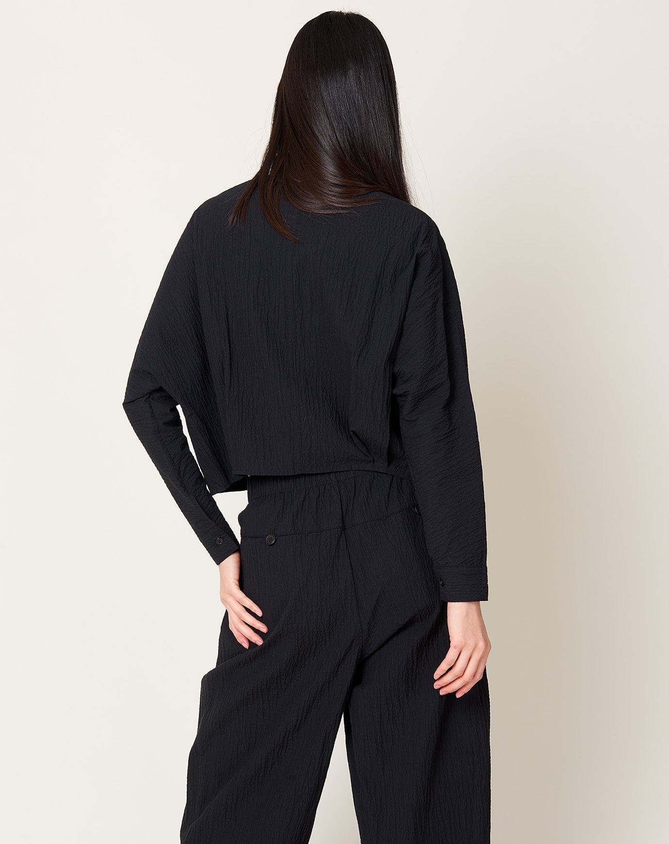 7115 by Szeki 3/4 Cropped Shirt Jacket in Textured Black