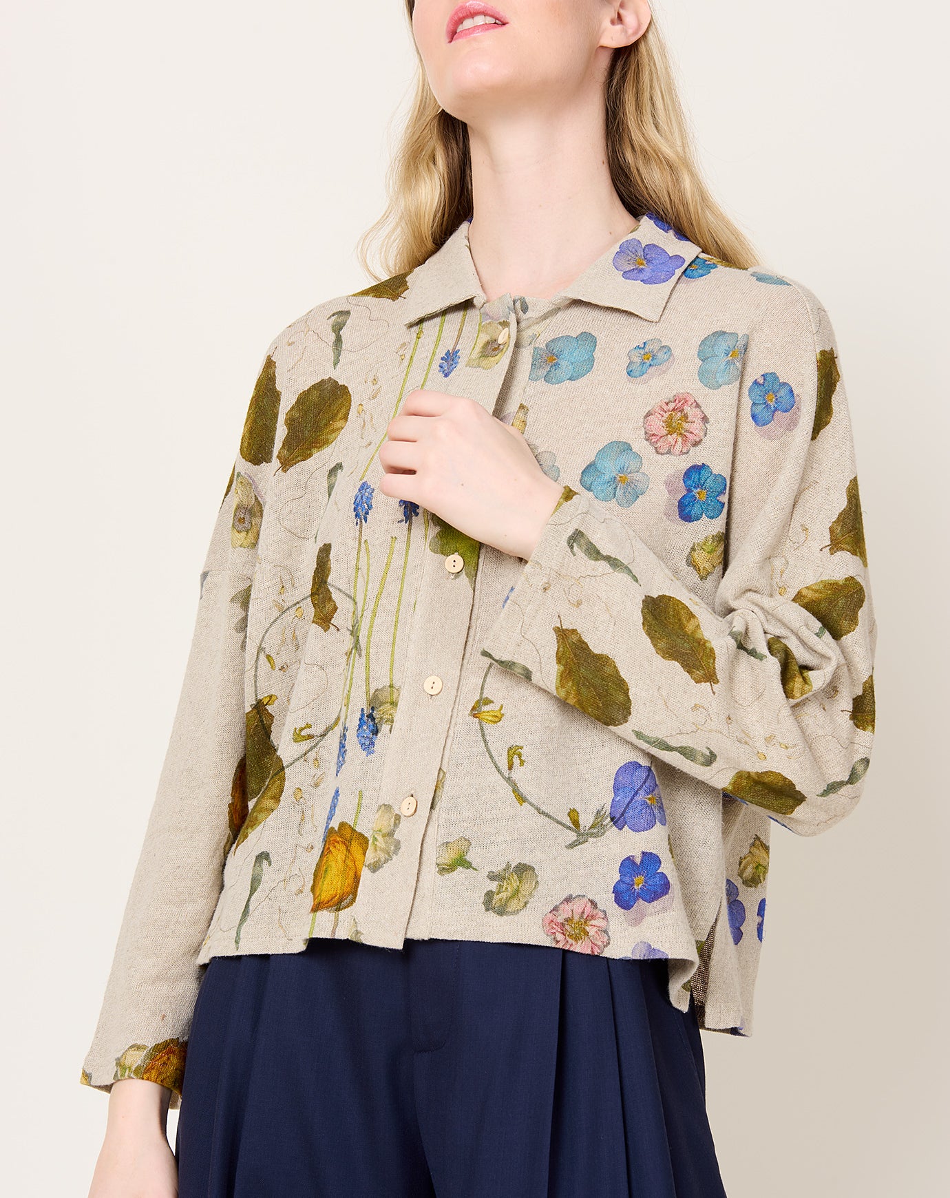 Anntian Jersey Shirt in PRINT M Flowers Cut Out