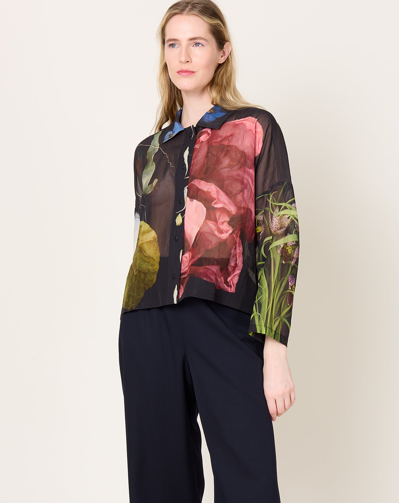 Anntian Shirt in PRINT C Big Flowers