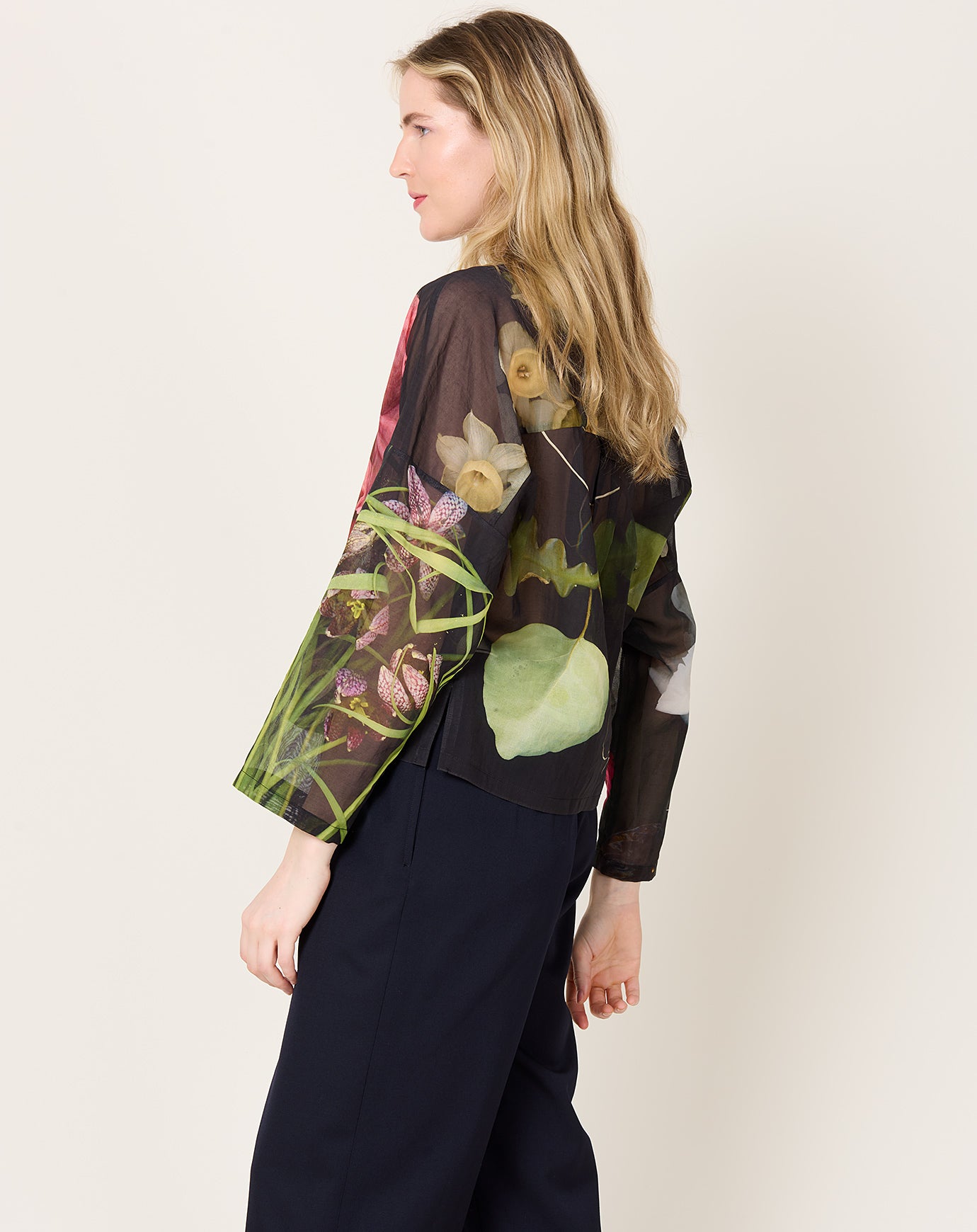 Anntian Shirt in PRINT C Big Flowers