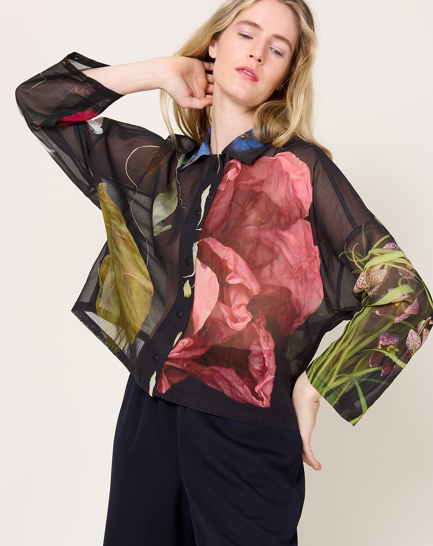 Anntian Shirt in PRINT C Big Flowers