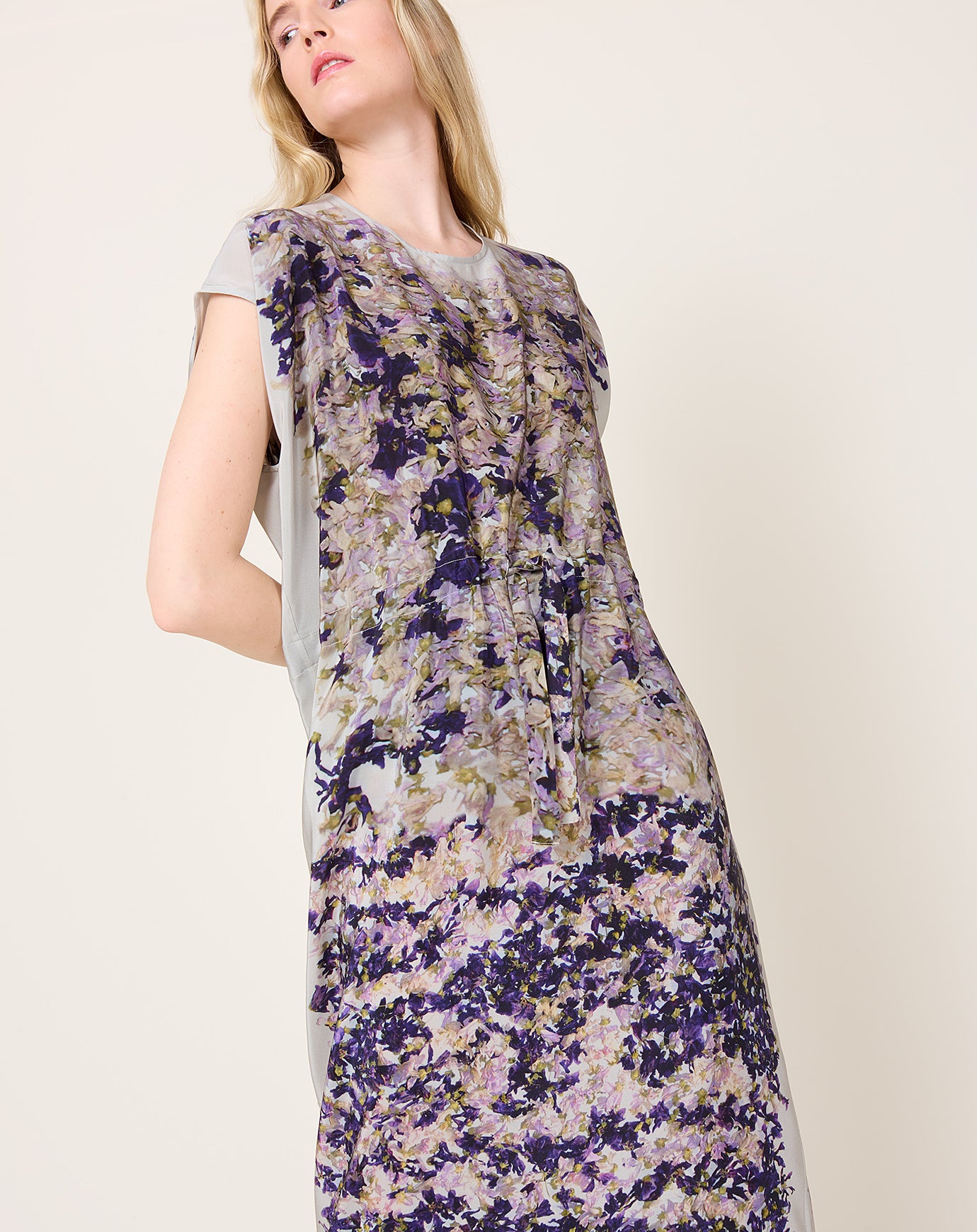 Anntian Simple Dress in PRINT G Mallows