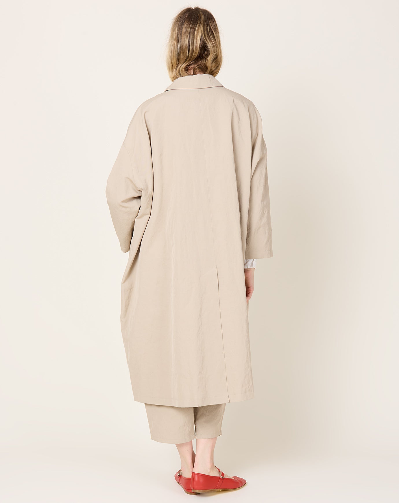 apuntob Technical Linen Coat in Ecru