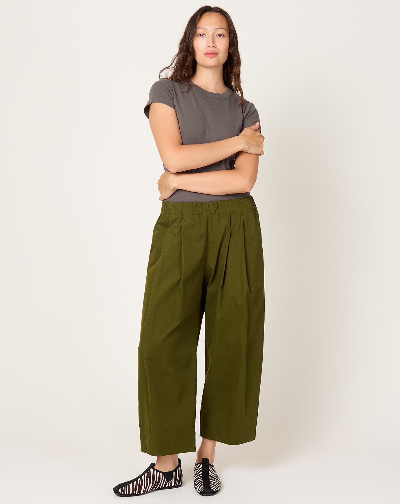 apuntob Pleated Soft Cotton Trouser in Forest