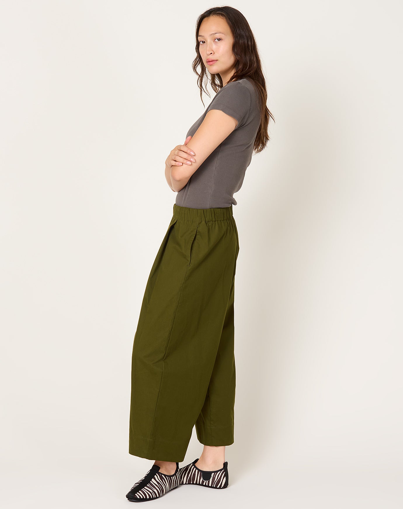 apuntob Pleated Soft Cotton Trouser in Forest