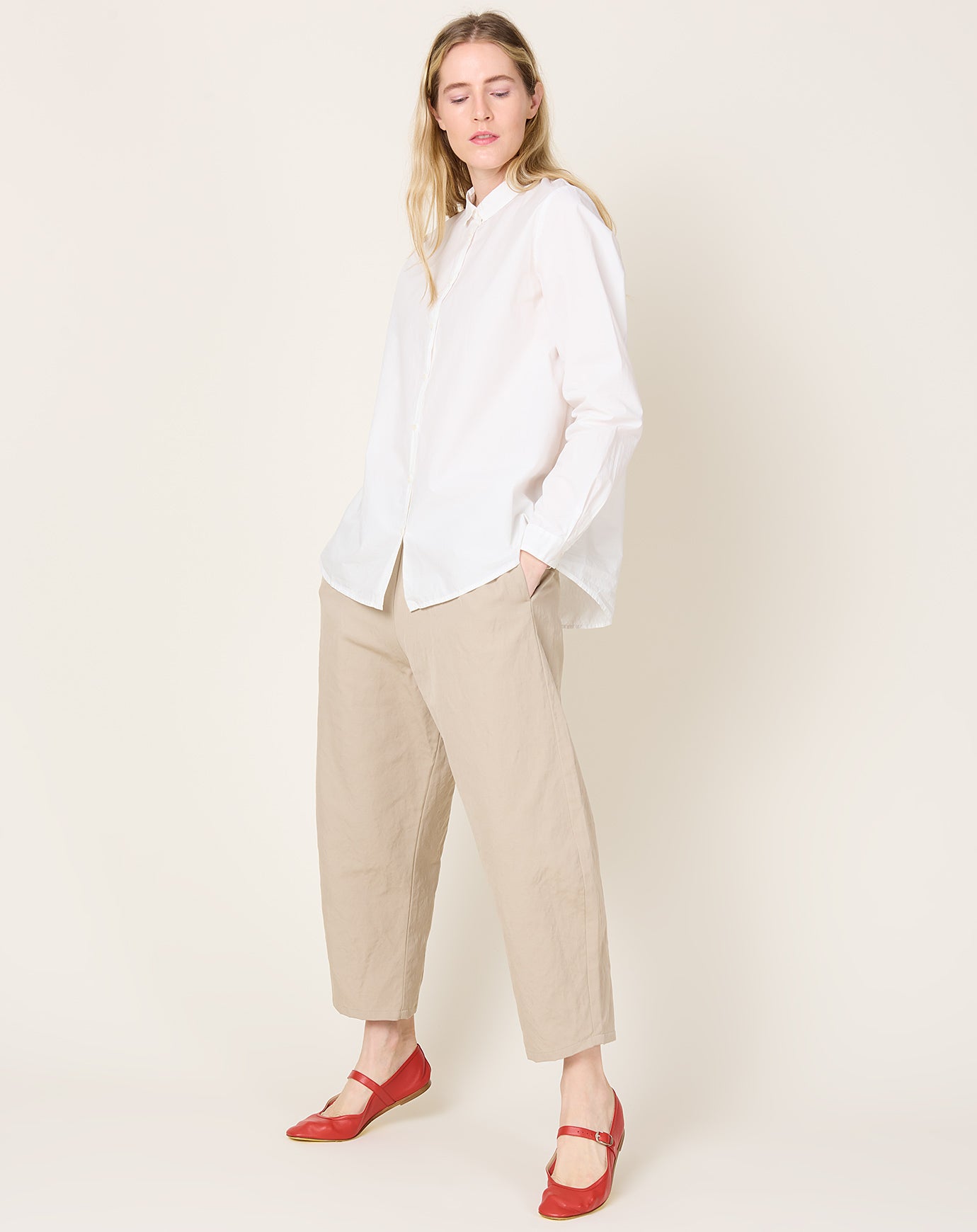 apuntob Technical Linen Curved Leg Trouser in Ecru