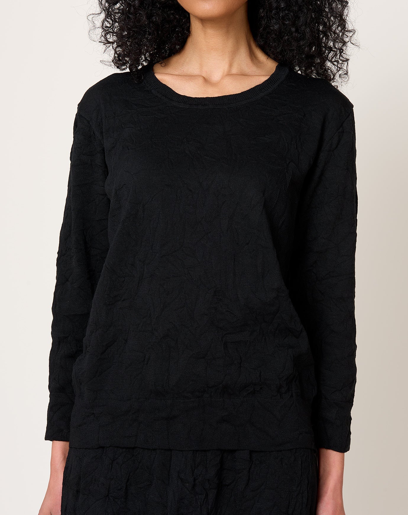 Black Crane Crinkled Summer Knit Top in Black
