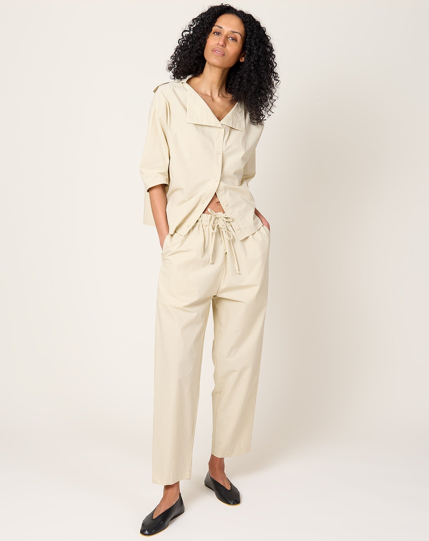 Black Crane Double Strings Pants in Oyster