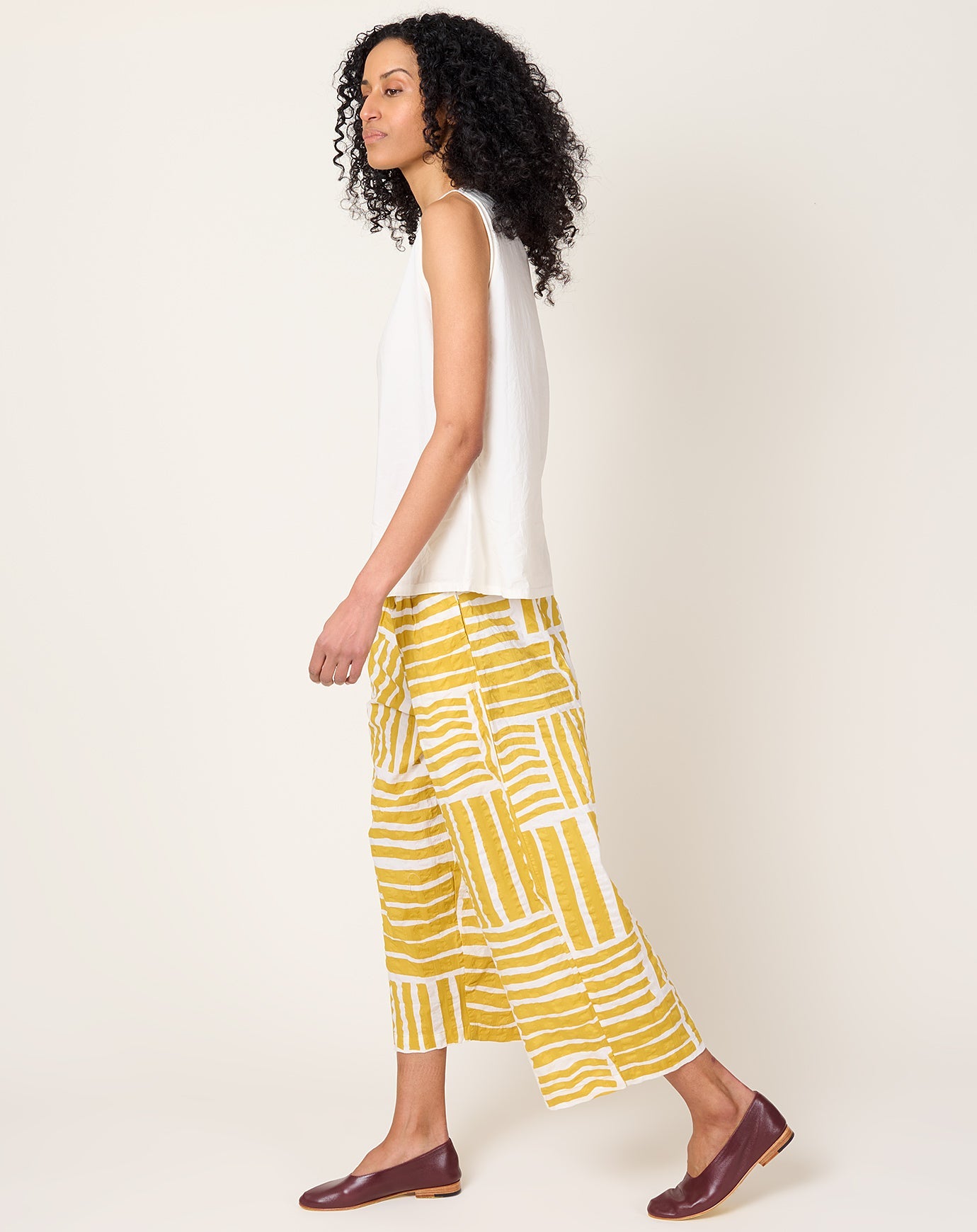 Black Crane Print Wide Pants in Gold