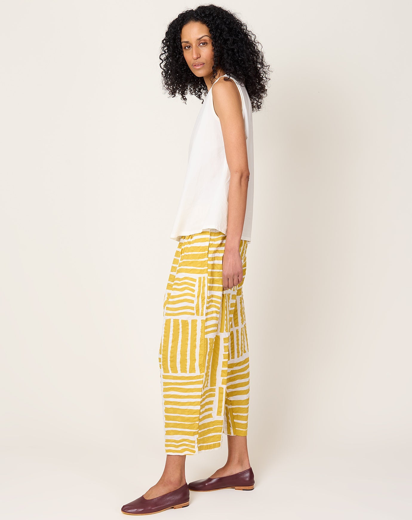 Black Crane Print Wide Pants in Gold
