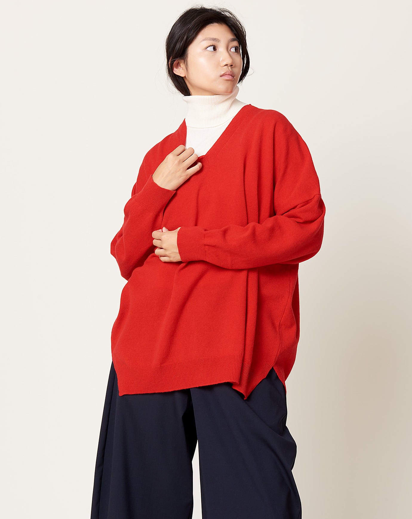 Cordera Cashmere V-Neck Sweater in Red