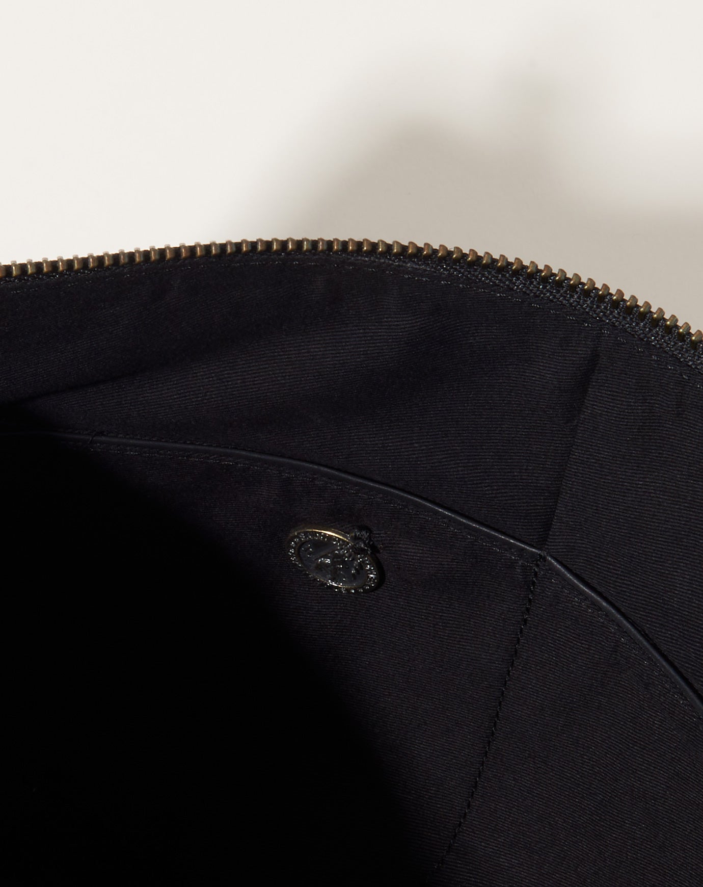 Dragon Diffusion A4 Pochette in Black