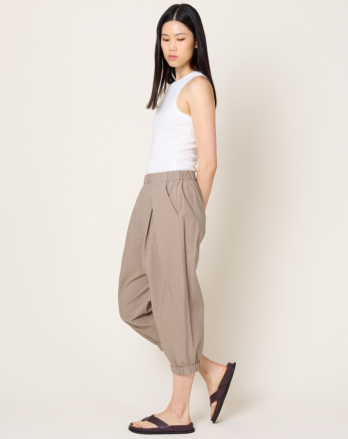 evam eva Cotton Cropped Pants in Maroon Grey