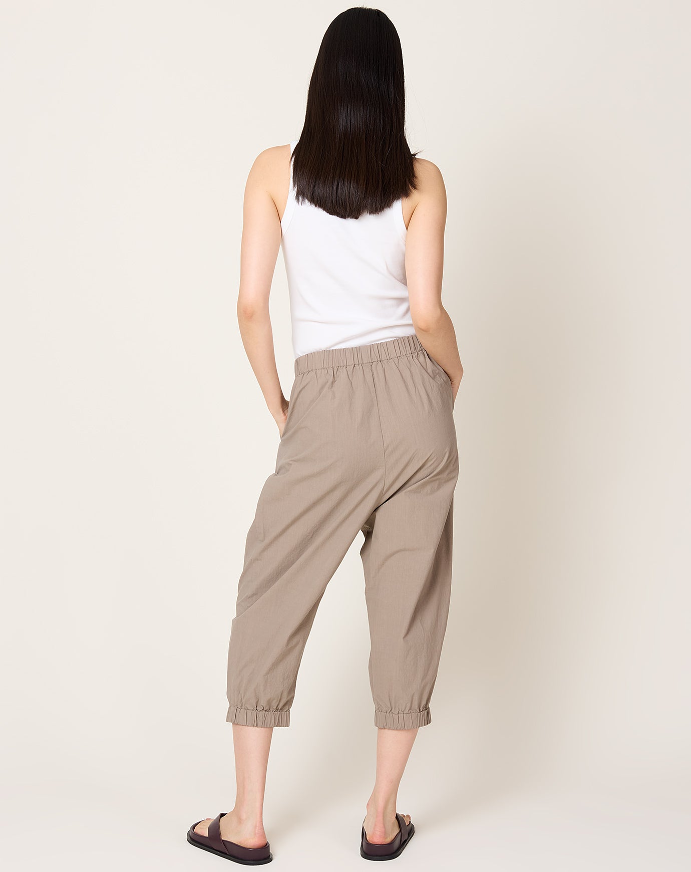 evam eva Cotton Cropped Pants in Maroon Grey