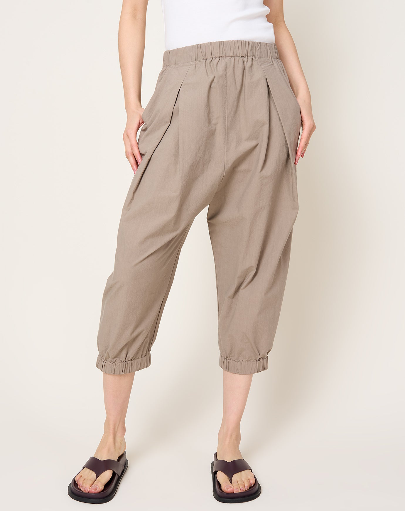 evam eva Cotton Cropped Pants in Maroon Grey