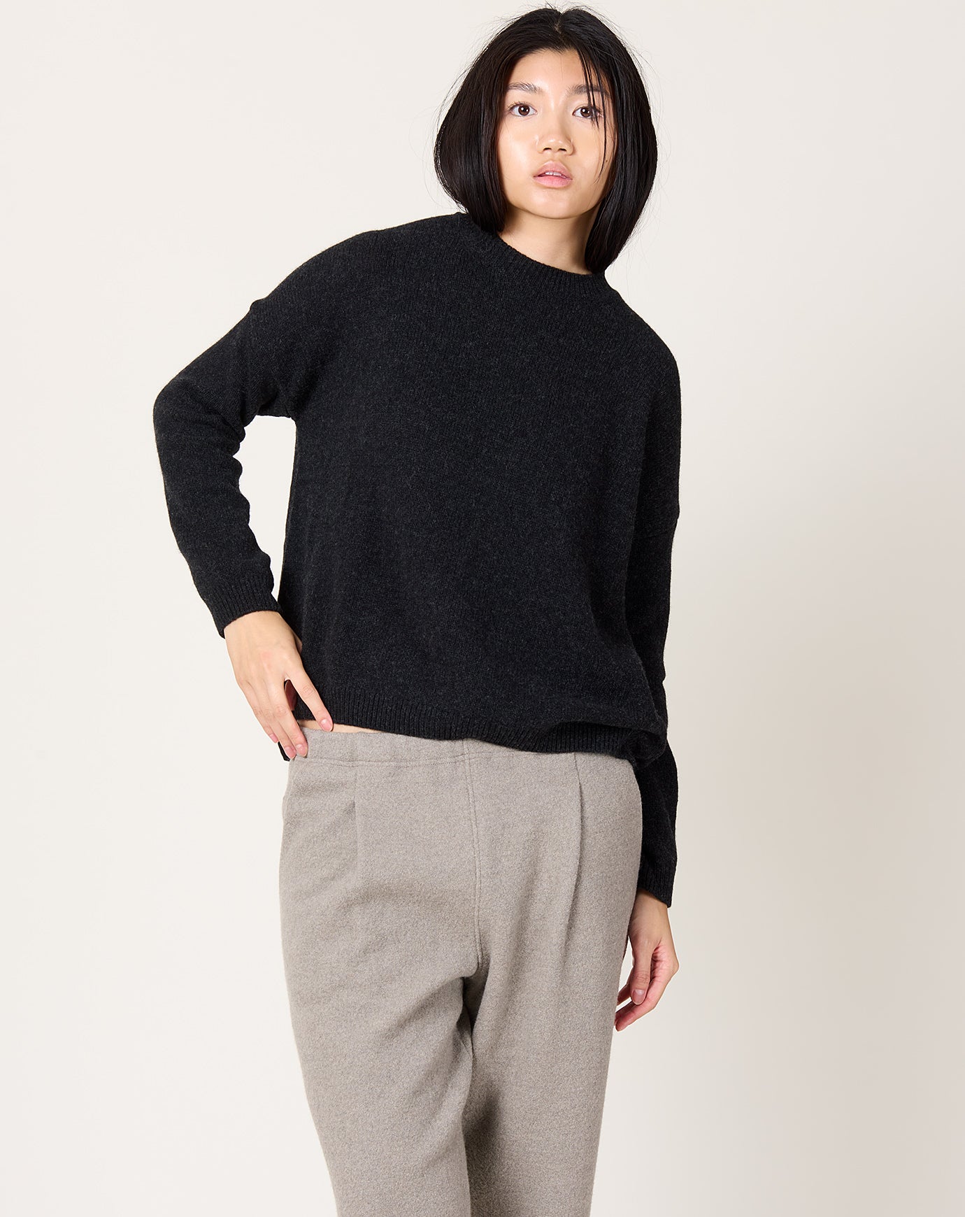 evam eva Wool Fox Pullover in Charcoal