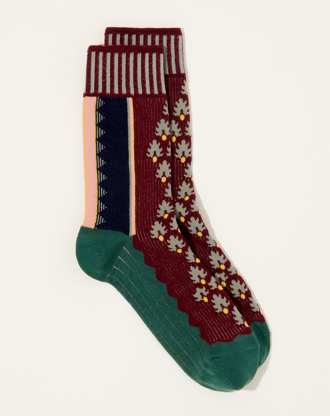 Exquisite J ‘OLD WALL PAPER PINE CONES’ Socks in Burgundy
