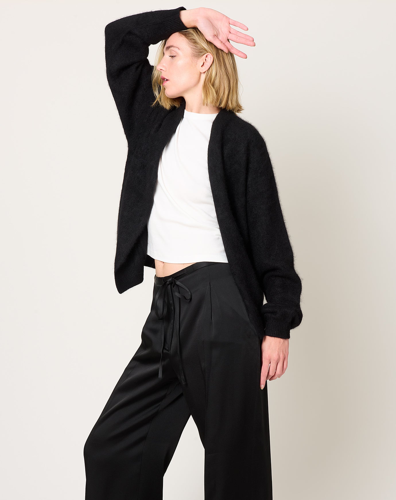 Frenckenberger Cashmere Silk Short Cardigan in Black