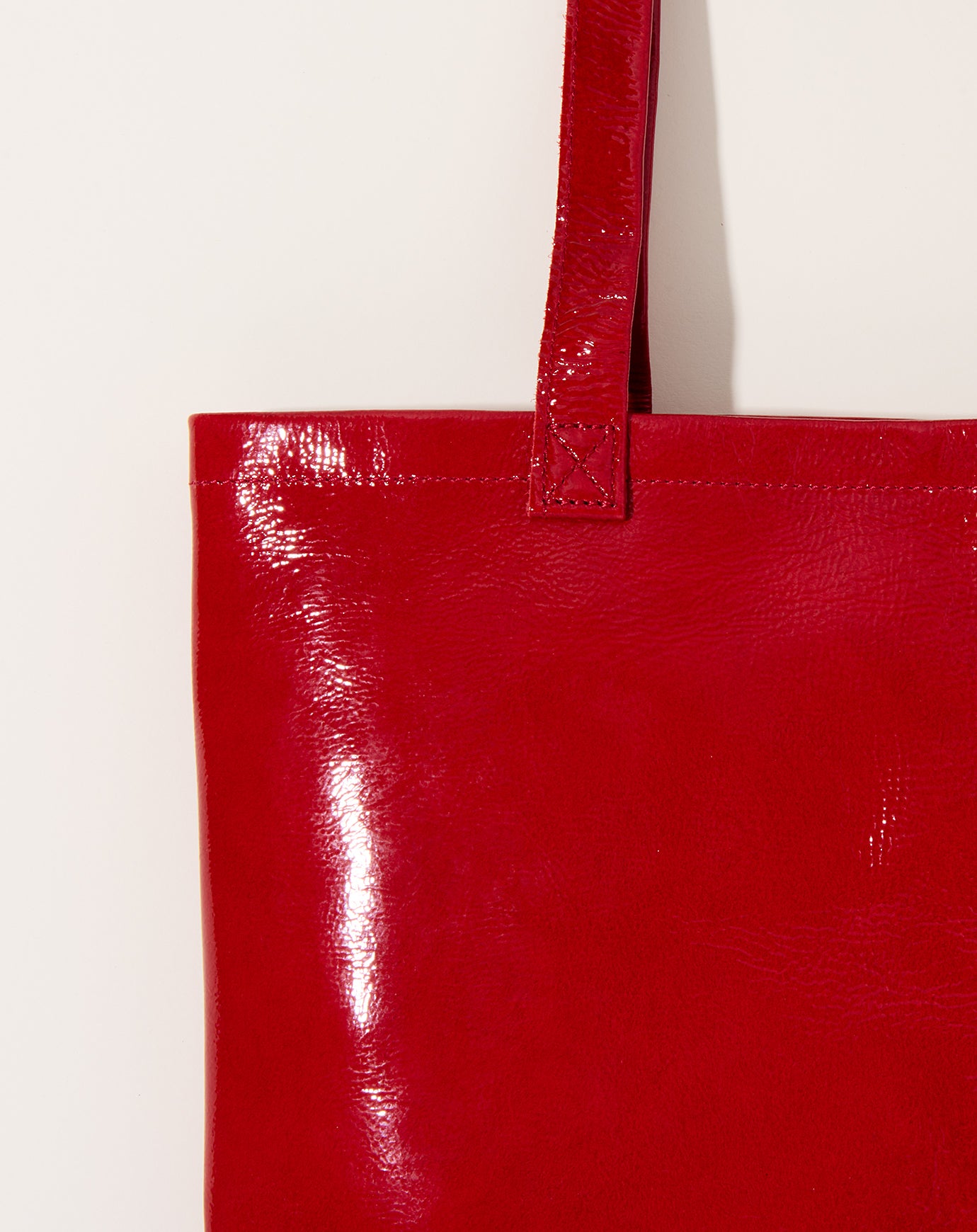 Hender Scheme Patent Horse Bag in Red
