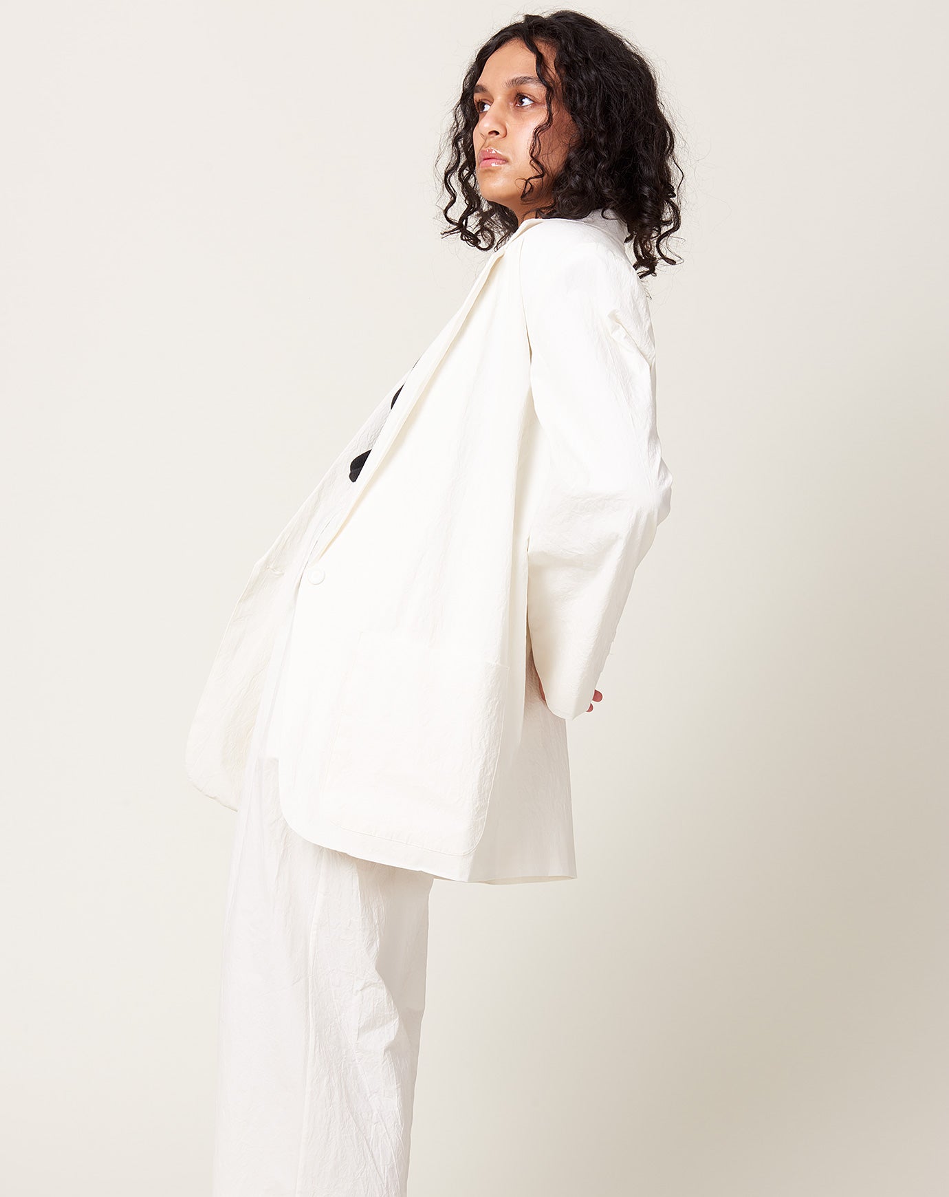 Modern Weaving Oversize Boy Blazer in Off White Stretch Crinkle