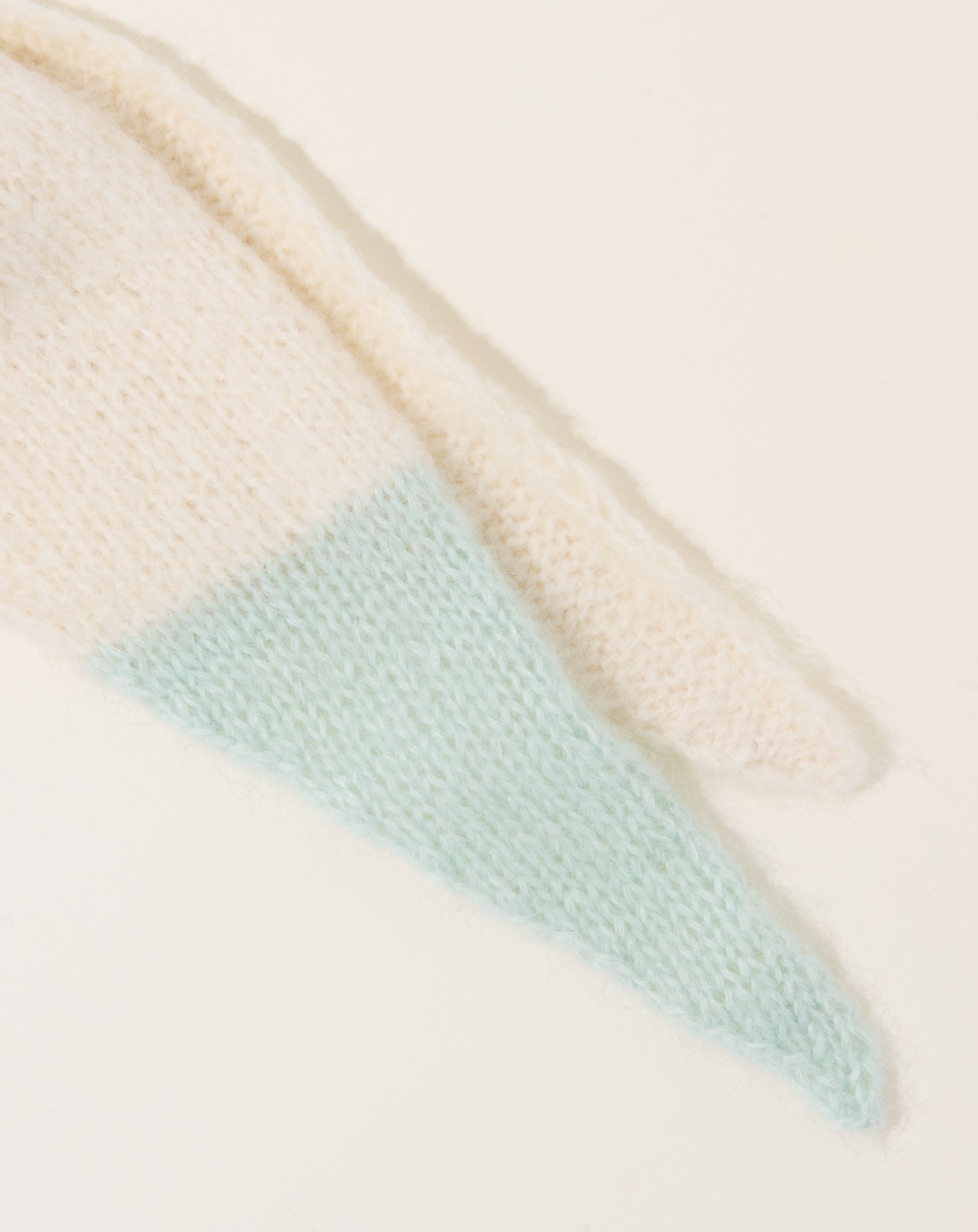 NITTO Trimo Neckerchief in Off White/Mint Green