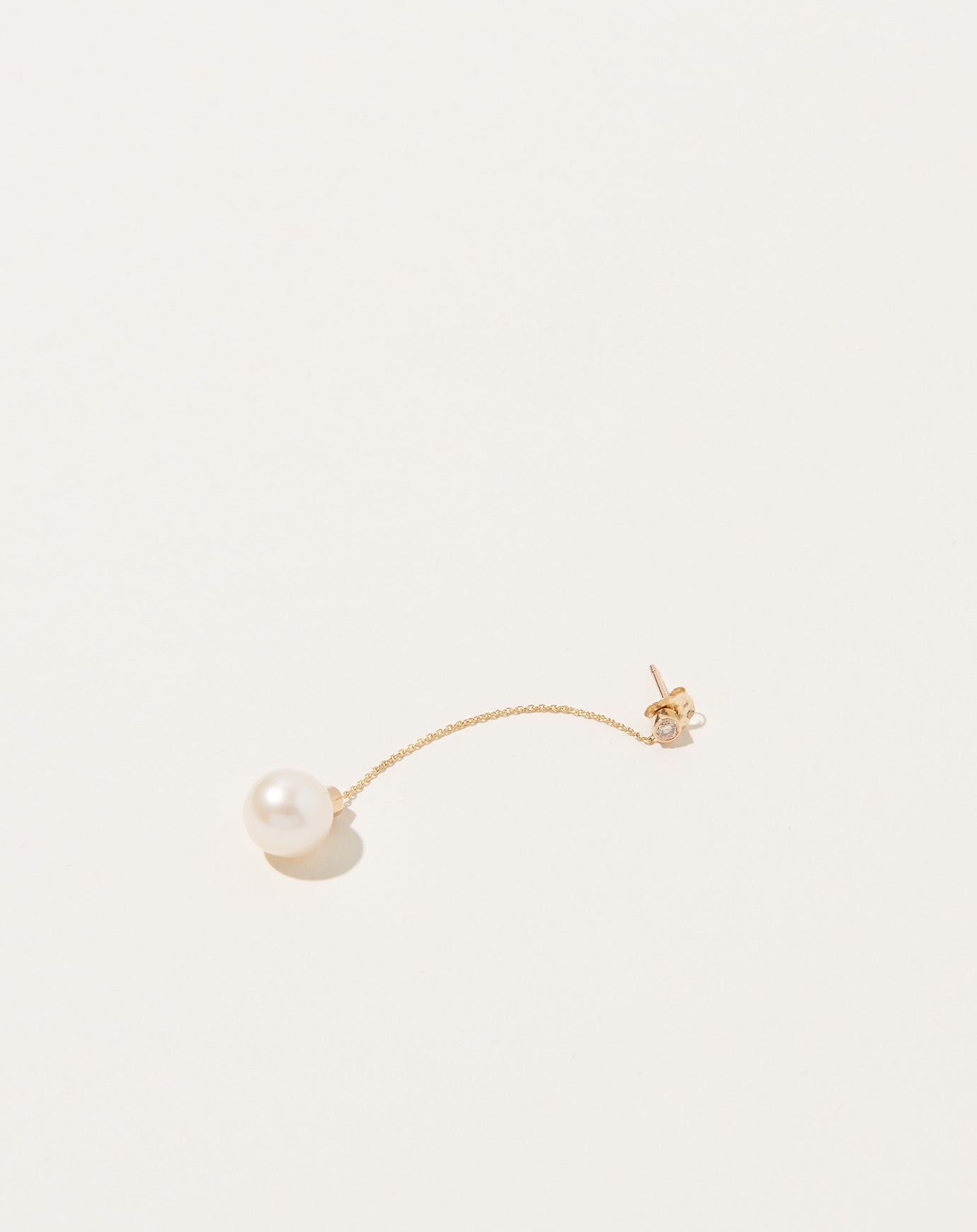 Quarry Iro Single Diamond and Pearl Earring in Gold