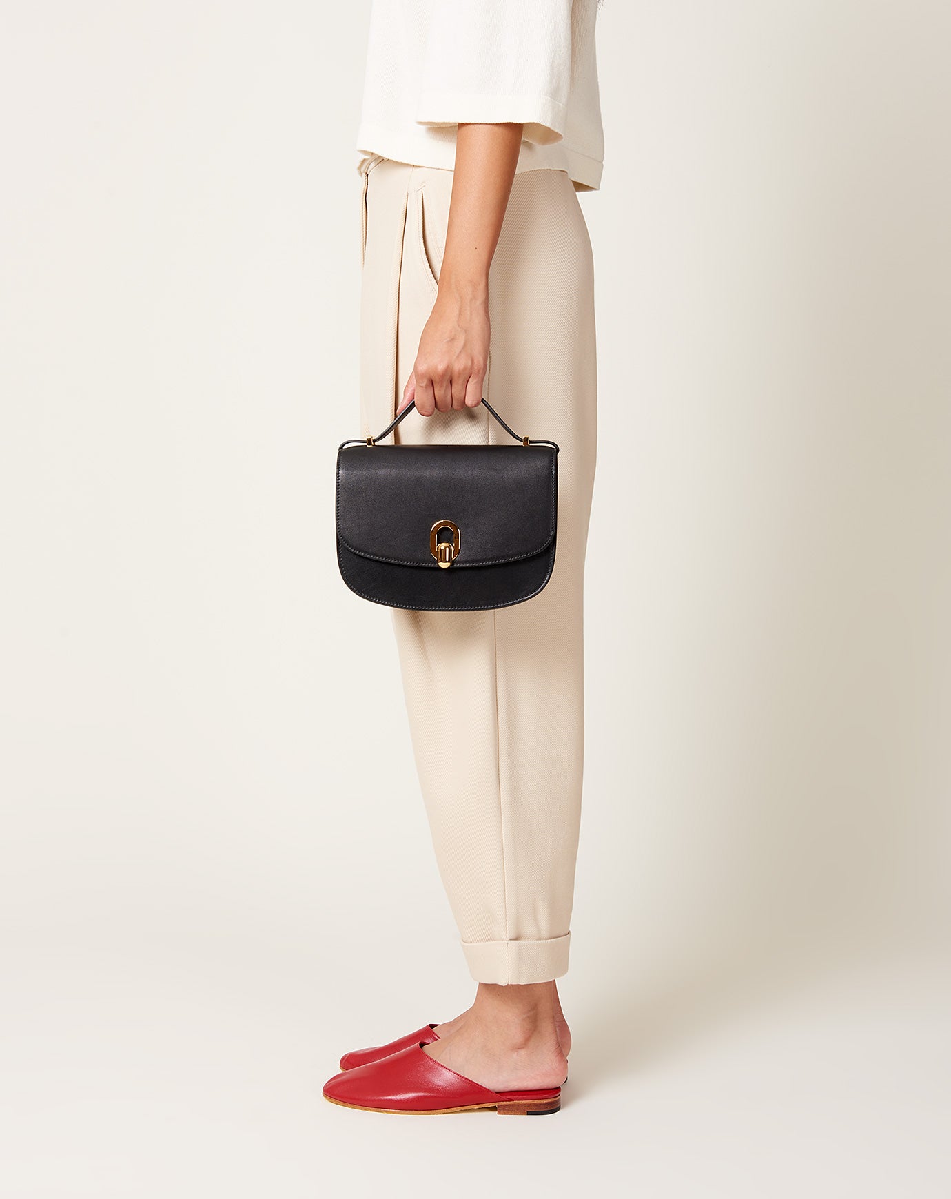 Savette Tondo 22 in Black