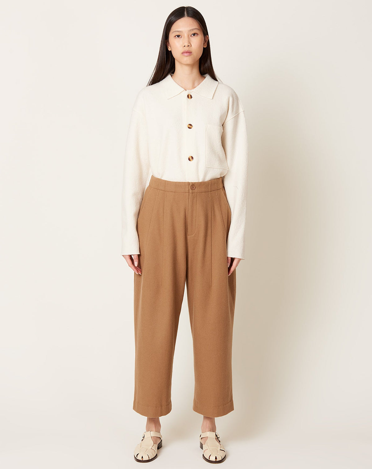 7115-by-szeki-wool-pleated-  display picture 1