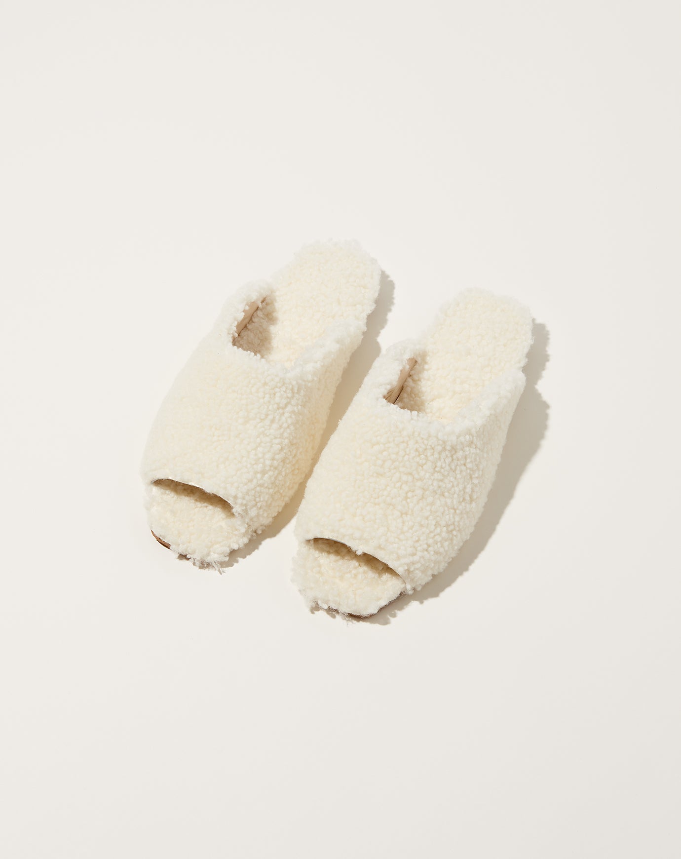 Deiji Studios Shearling Slide in Ecru