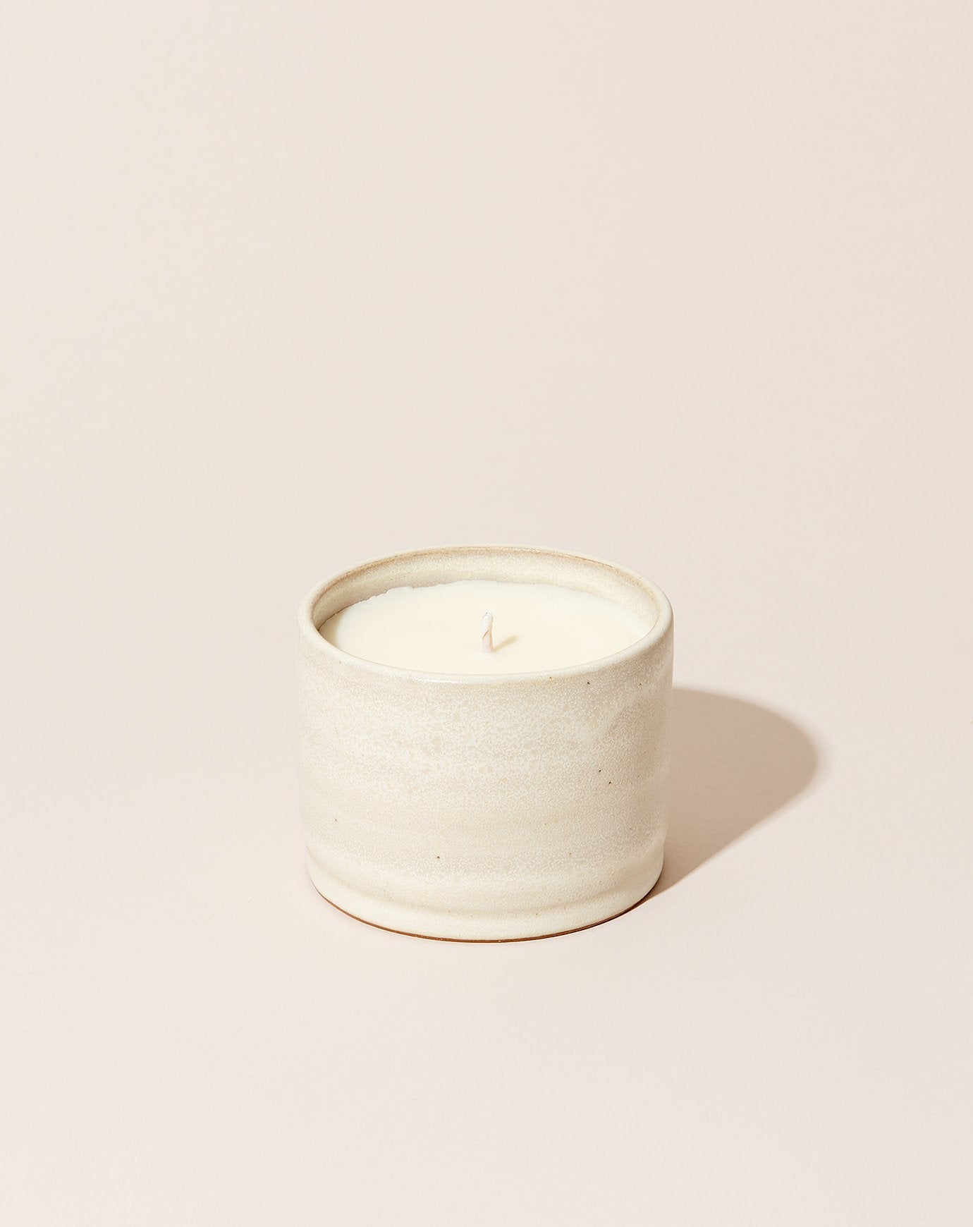 Na Nin Off White Ceramic Essential Oil Candle in Sage and Eucalyptus