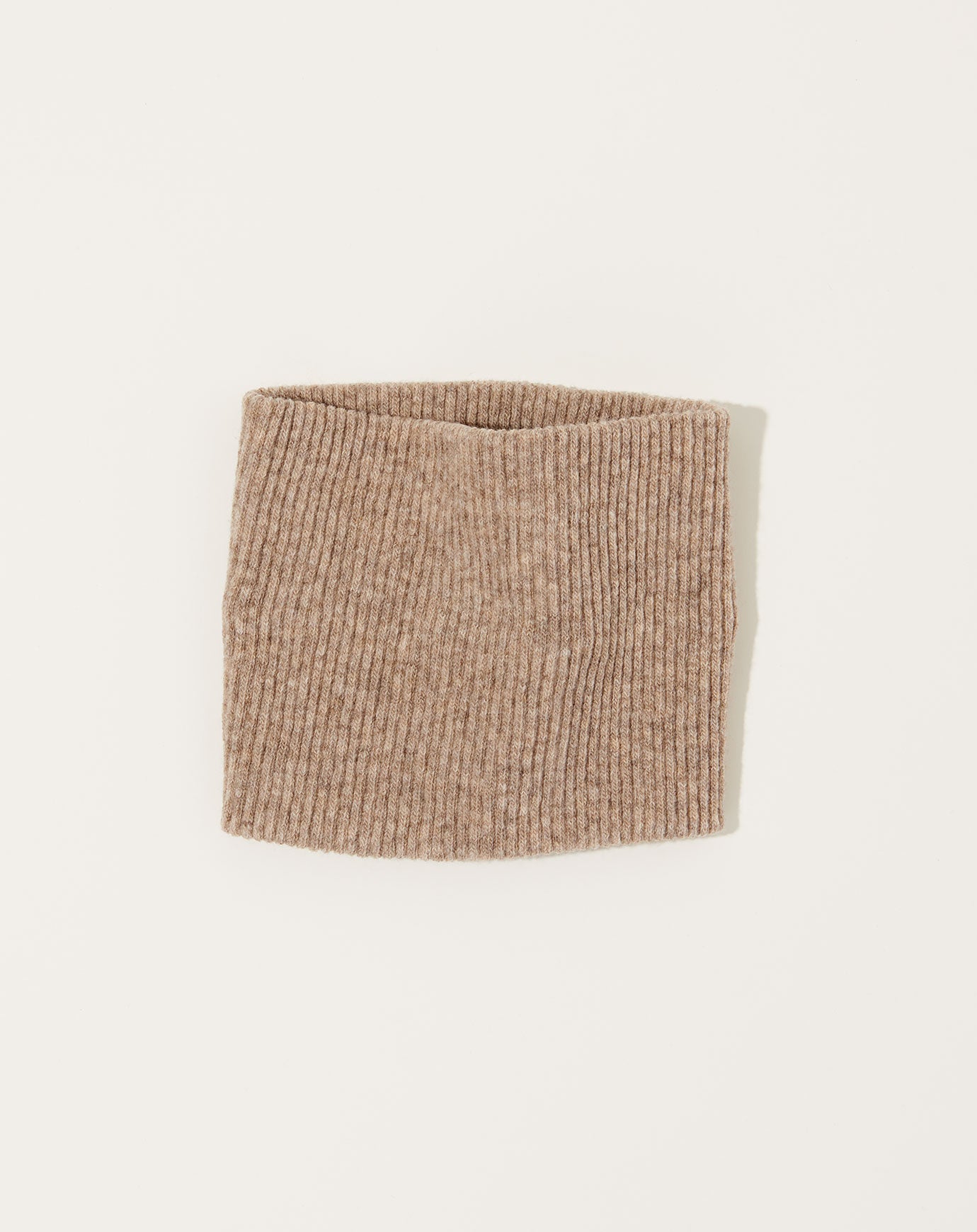 Nishiguchi Kutsushita Lightweight Cashmere Neck Warmer in Beige