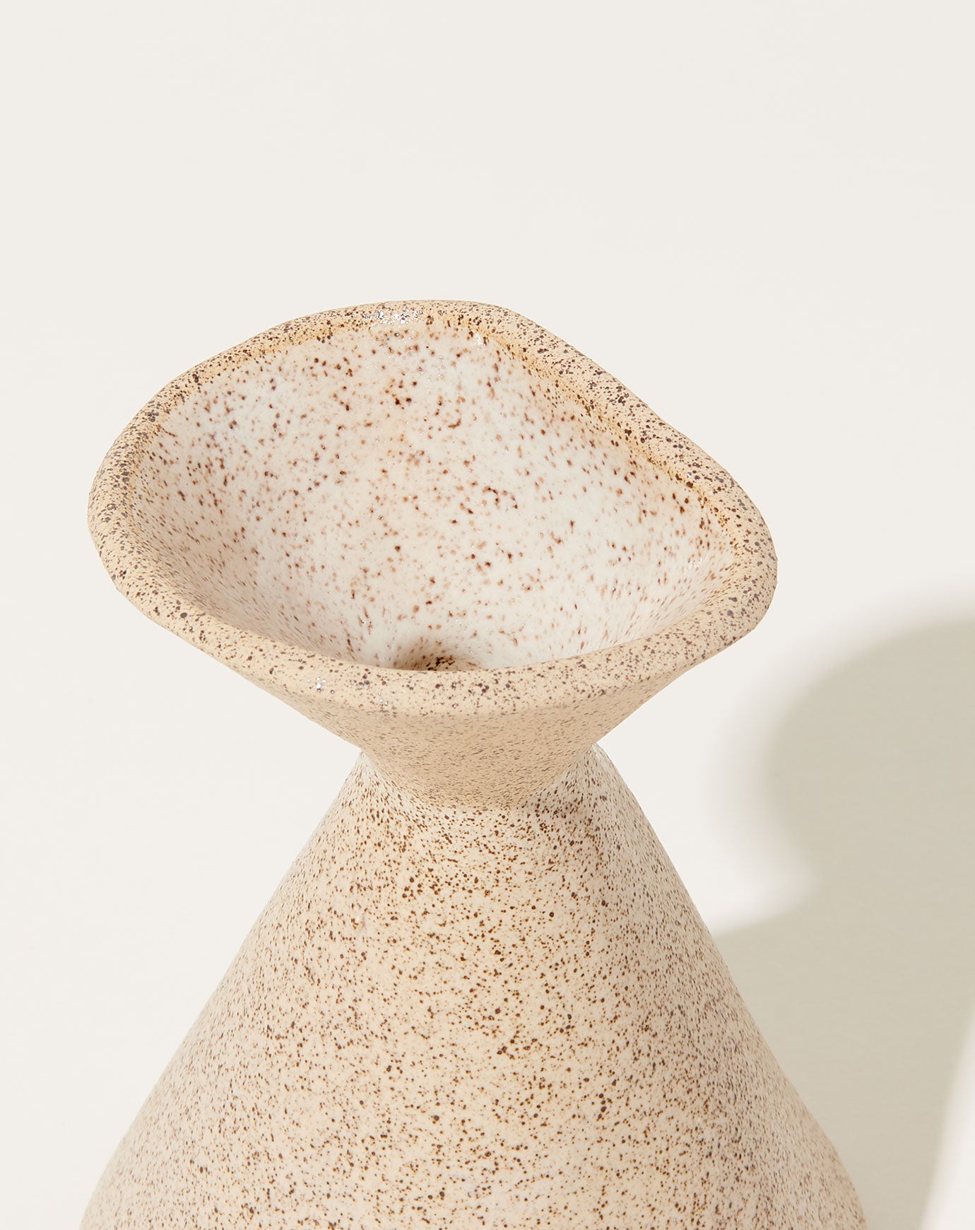 SIN Fauna Vinegar Cruet in Speckled White