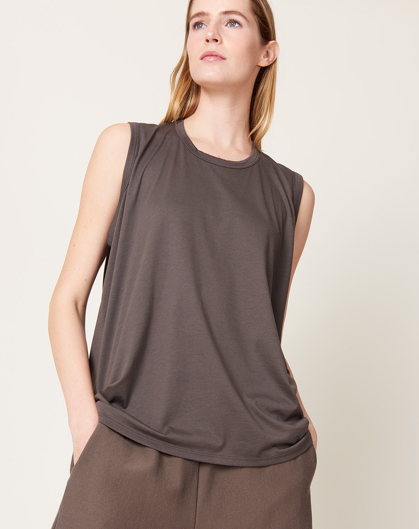 6397 Circle Neck Tank in Washed Bark