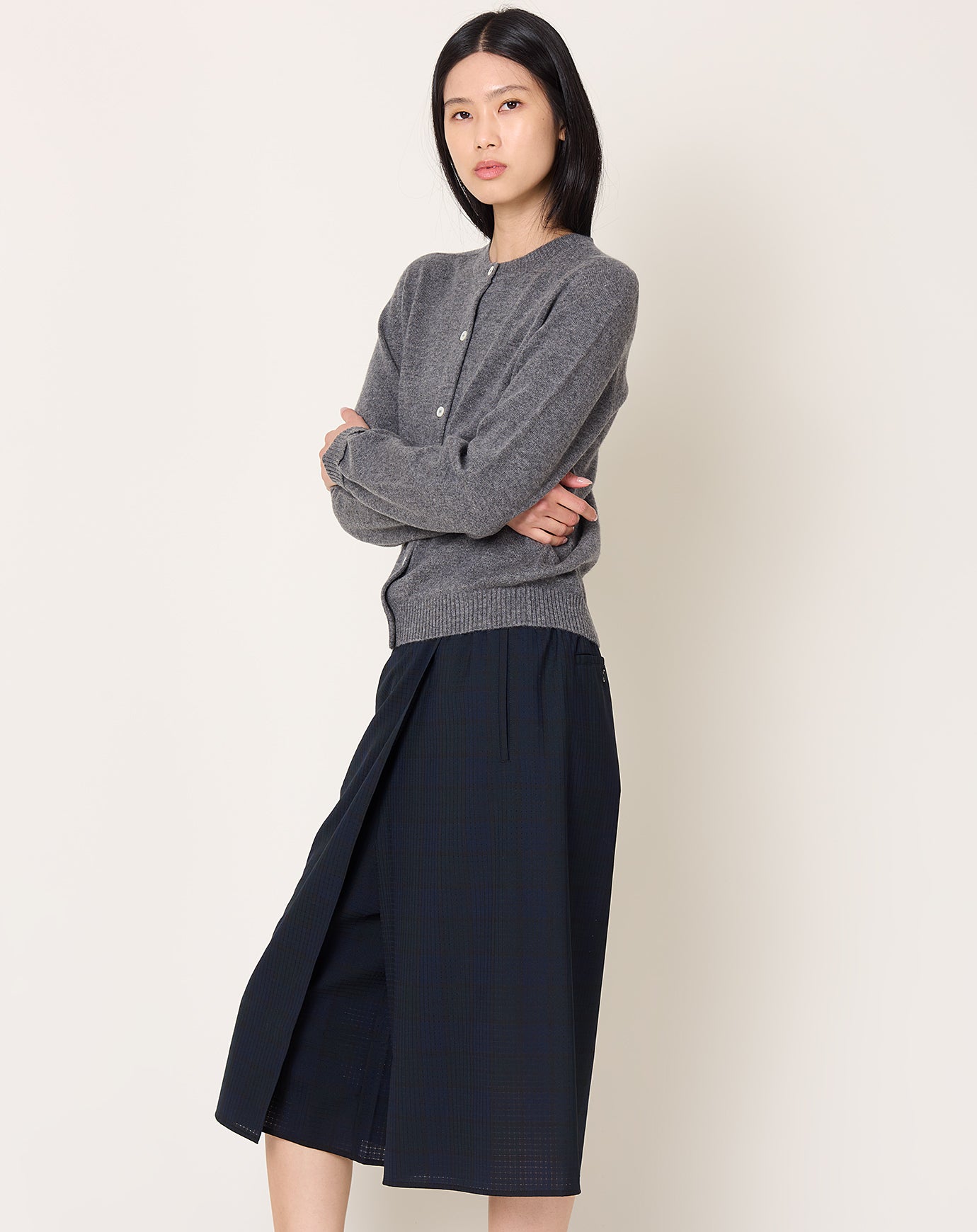 6397 Crew Cardigan in Iron