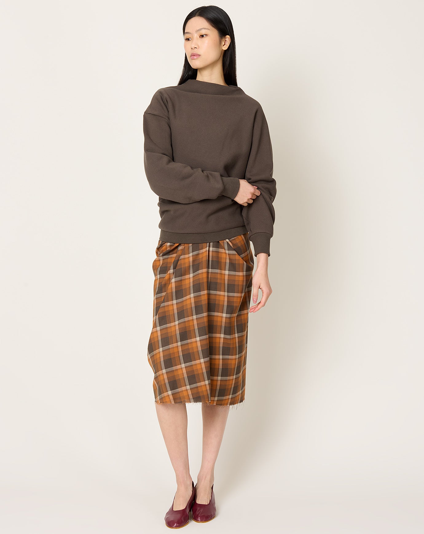 6397 Draped Sweatshirt in Mud