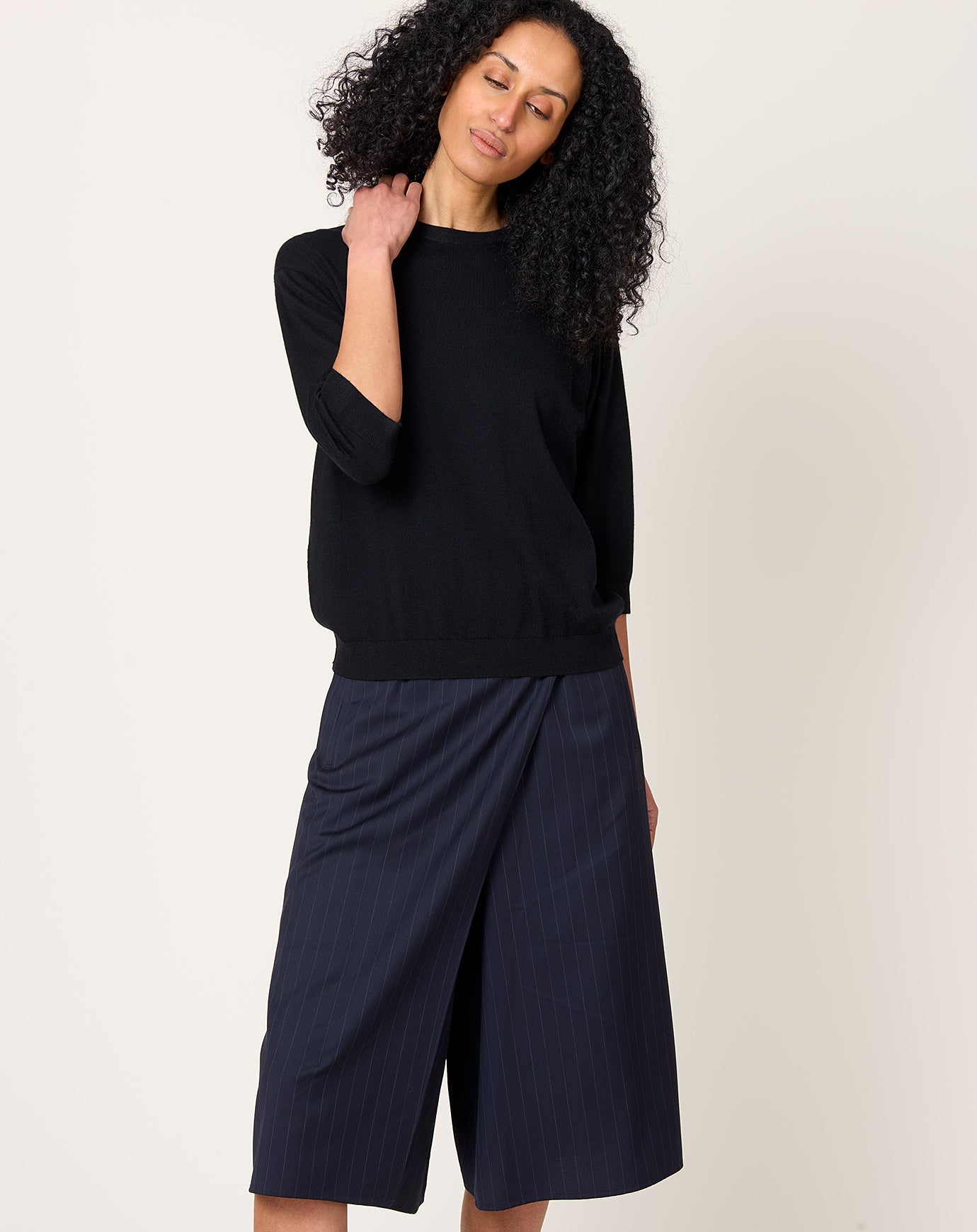 6397 Elbow Crew in Black