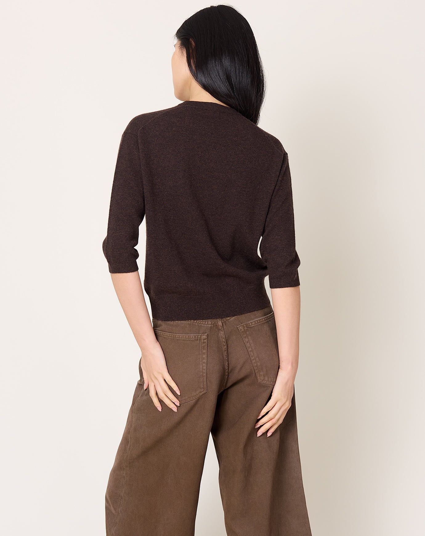6397 Elbow V Neck in Soil