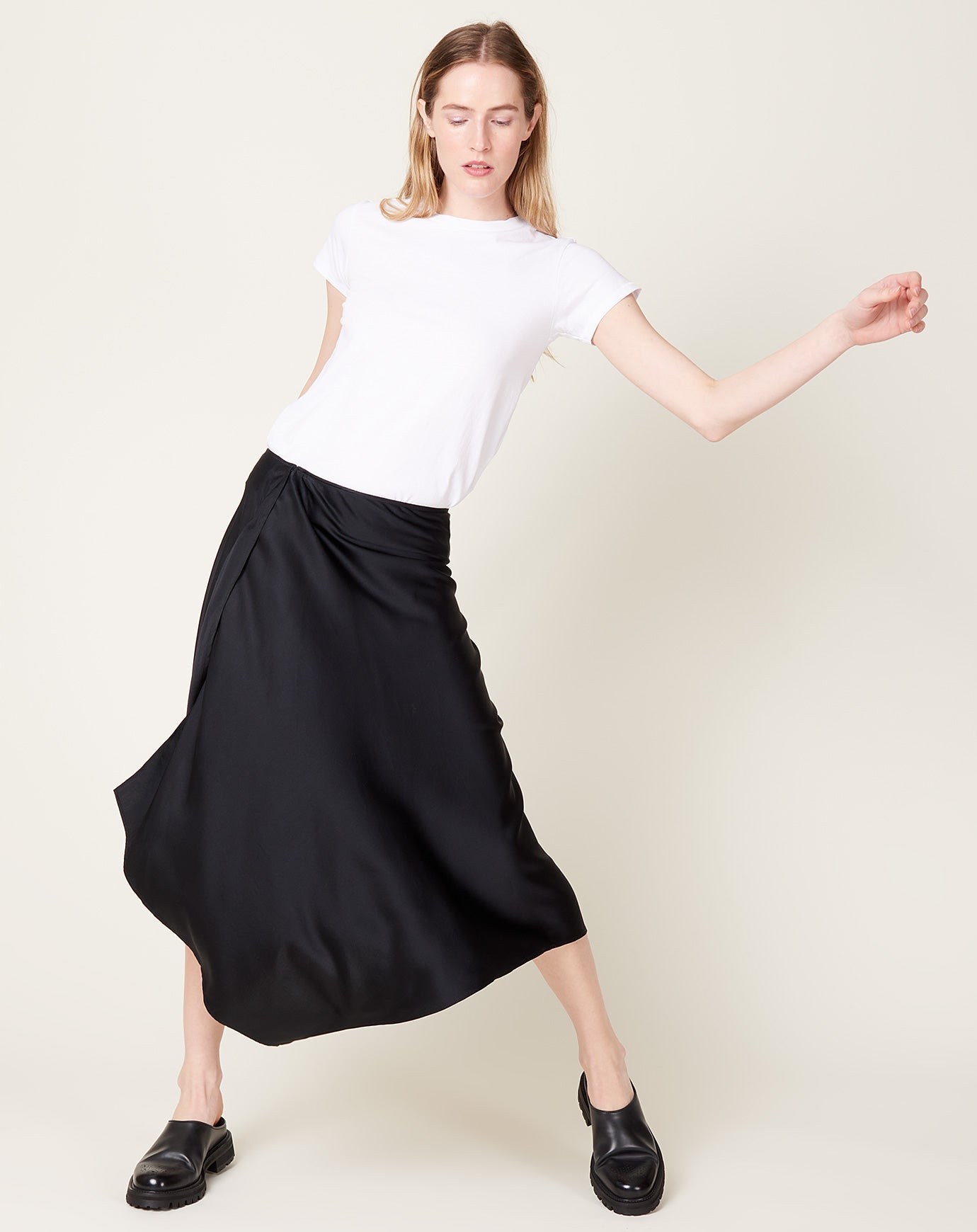 6397 Handkerchief Skirt in Black