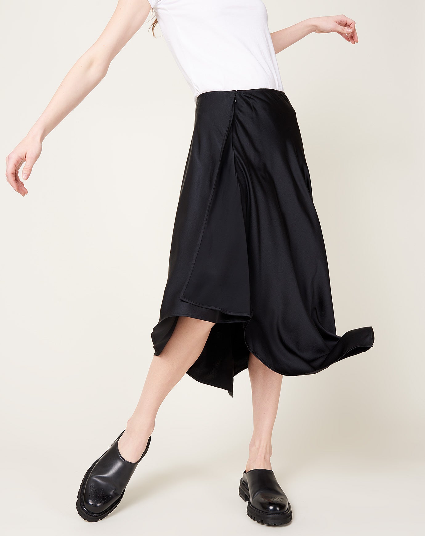 6397 Handkerchief Skirt in Black