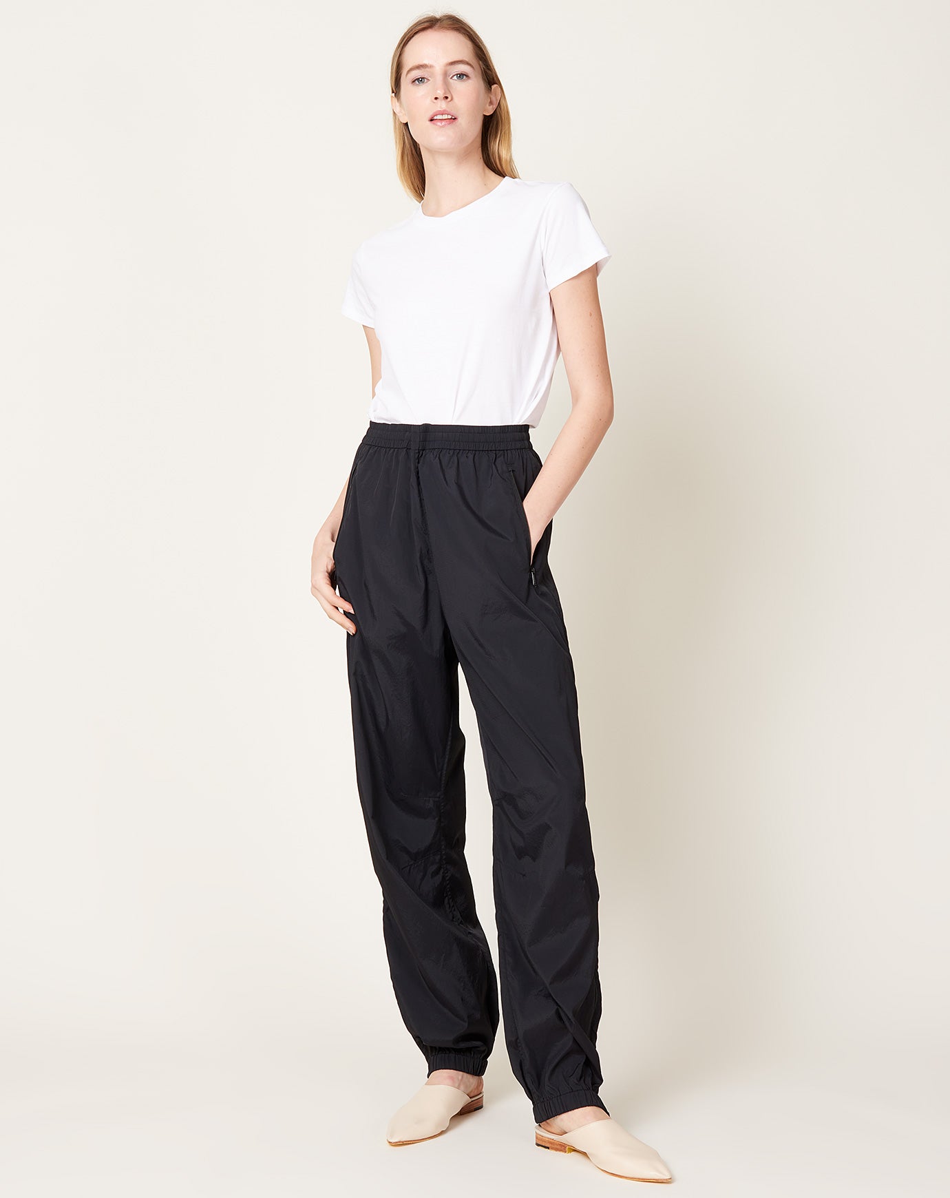 6397 Packable Warm Up Pant in Black