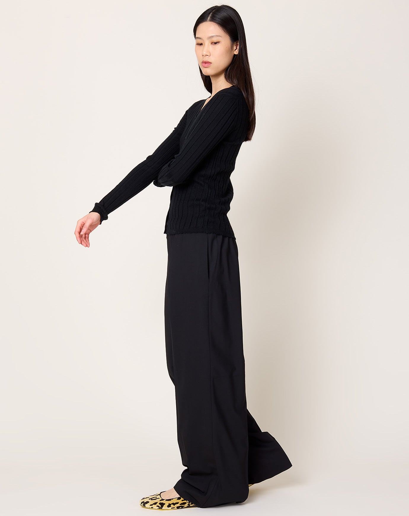 6397 Pleated Long Pull-on Pant in Black