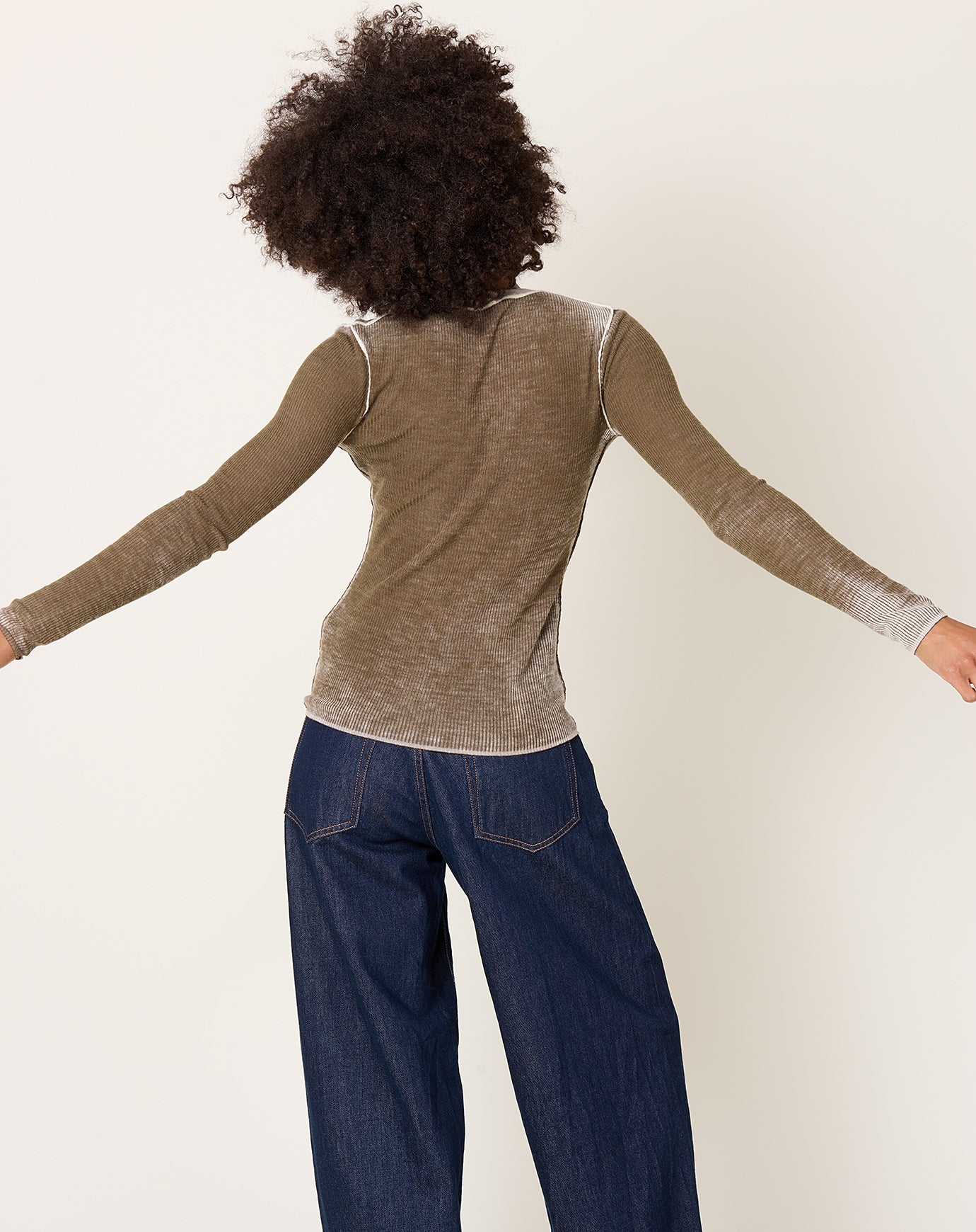 6397 Printed L/S Crew in Caper