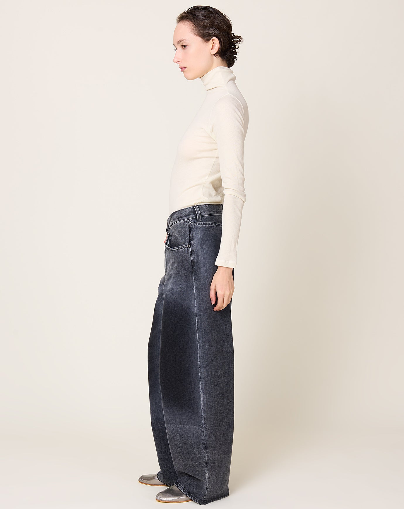 6397 Shadow Roomy in Remnant Black